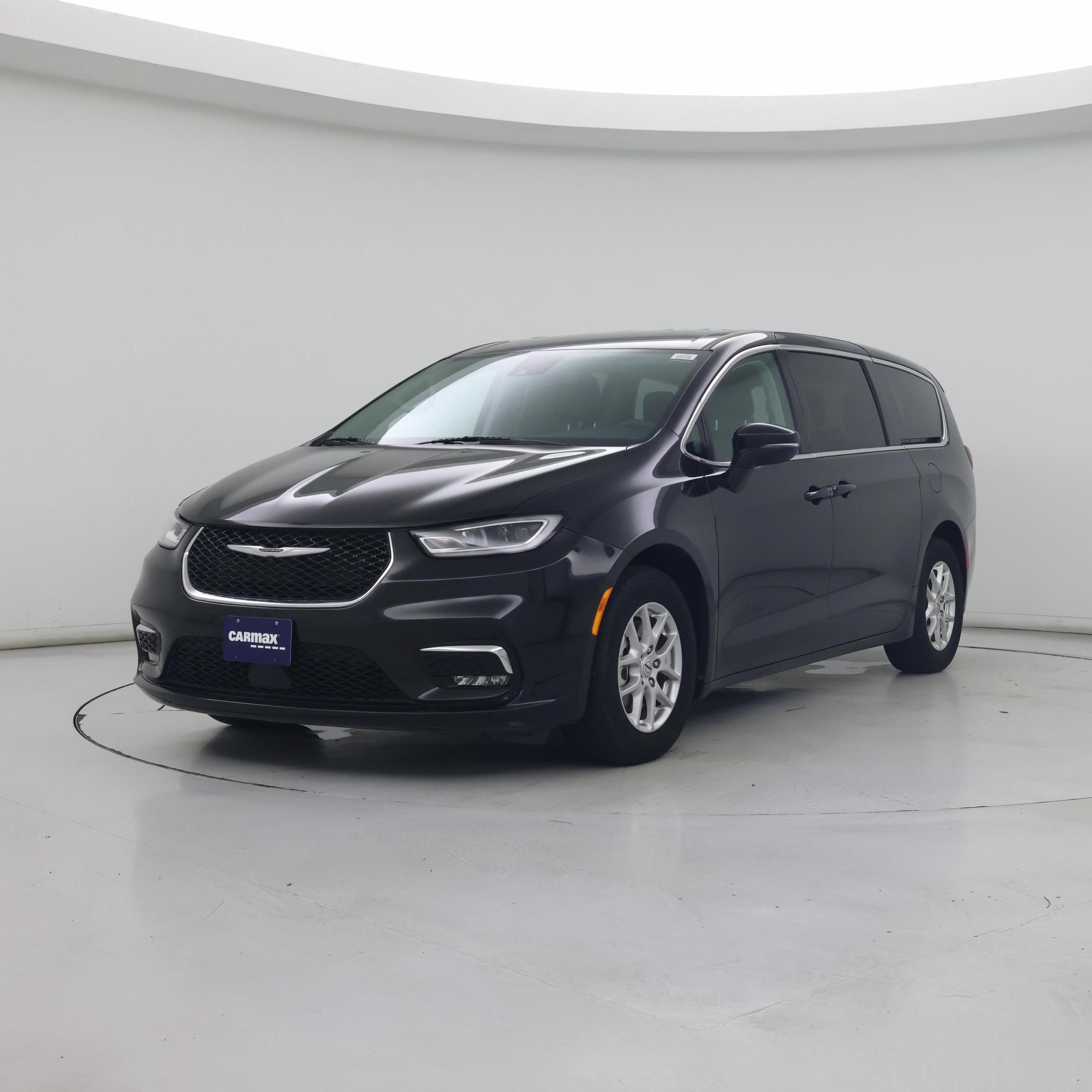 Thumbnail: 2023 Chrysler Pacifica - 4