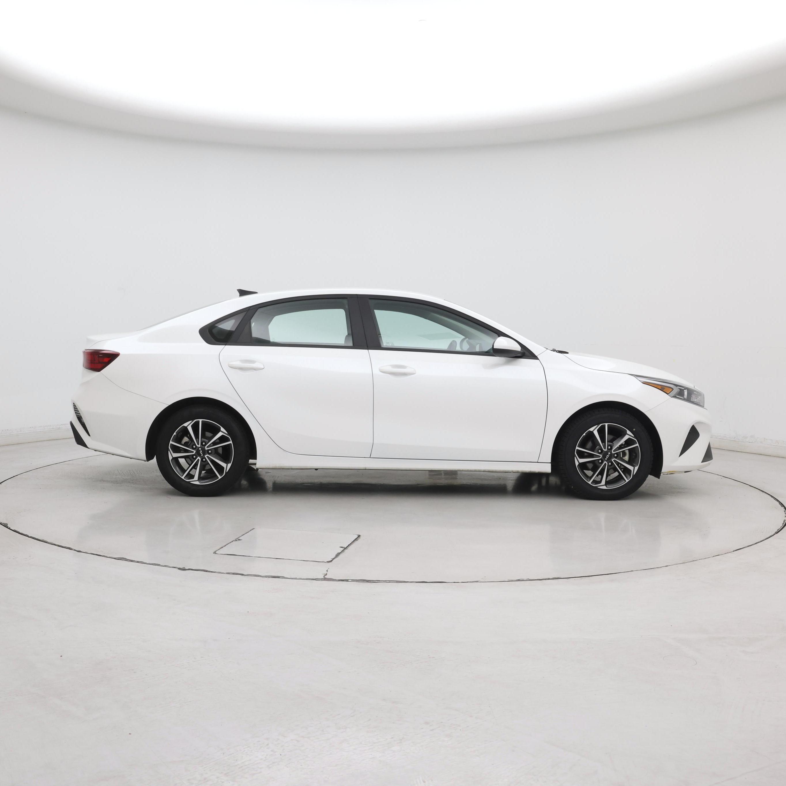 Thumbnail: 2024 Kia Forte - 7
