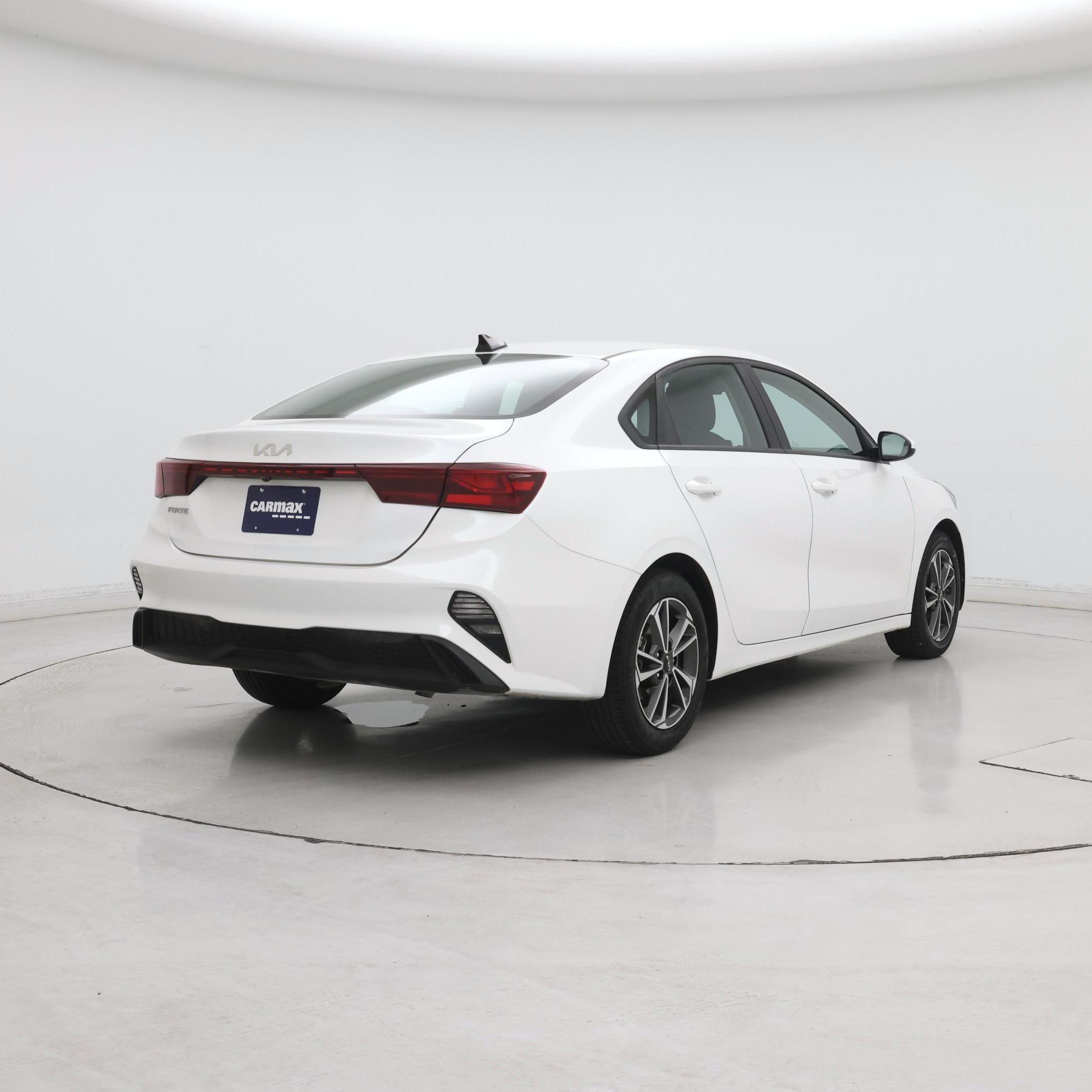 Thumbnail: 2024 Kia Forte - 8
