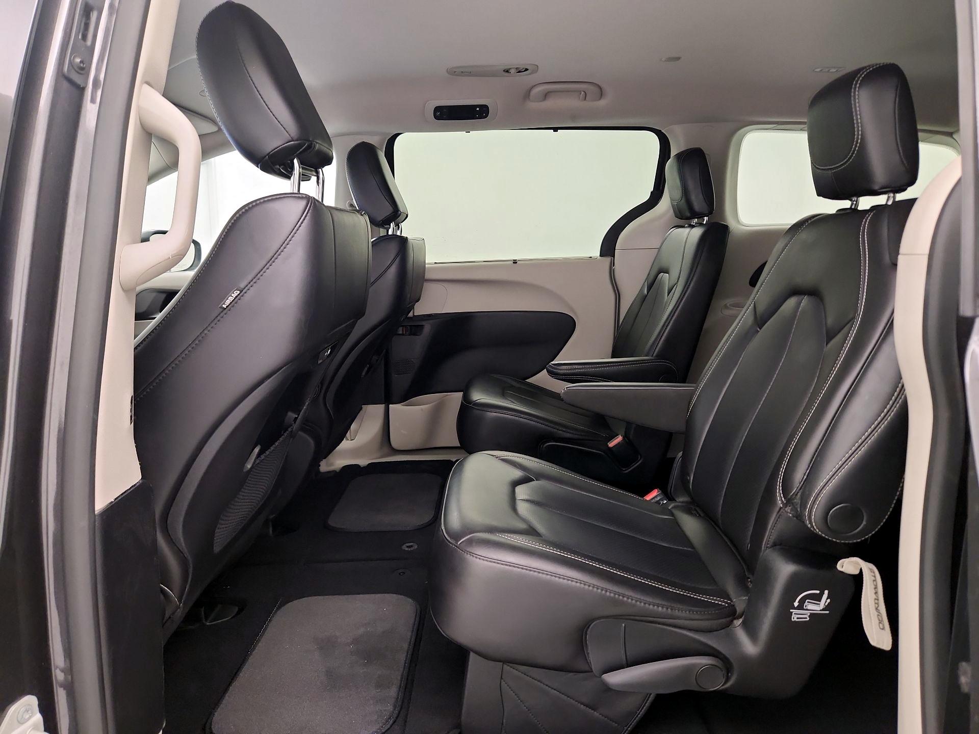 Thumbnail: 2023 Chrysler Pacifica - 19