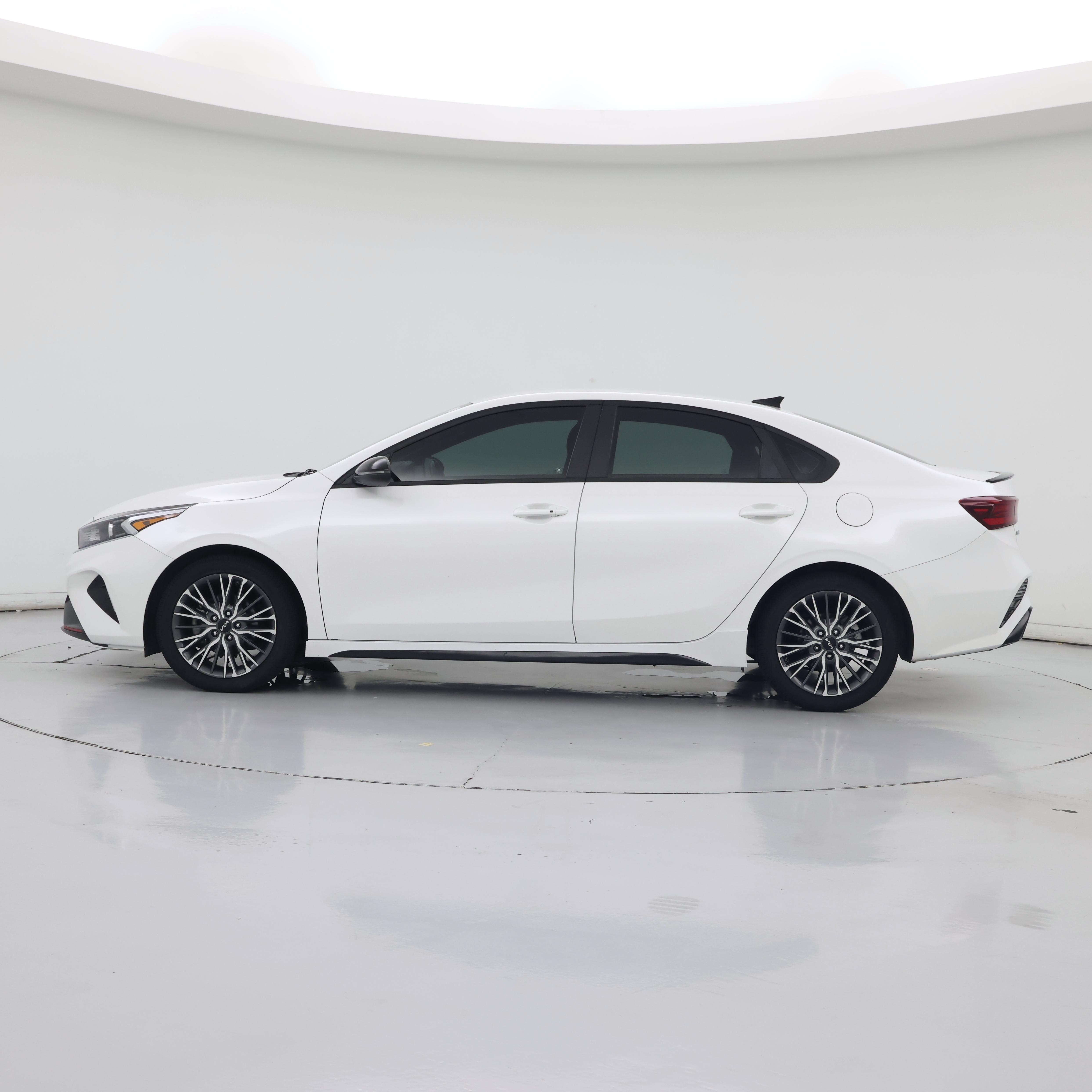 Thumbnail: 2023 Kia Forte - 3