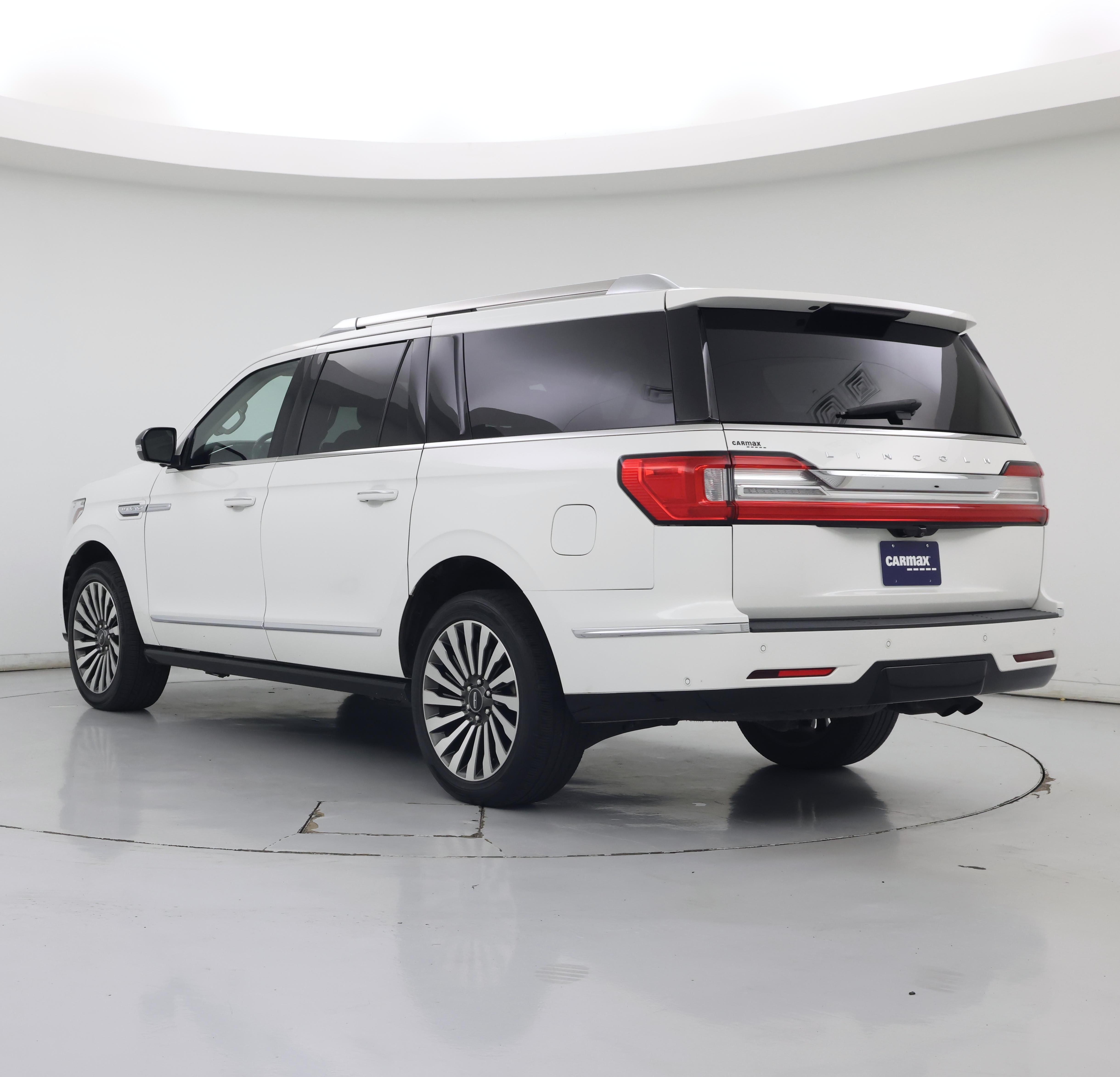Thumbnail: 2021 Lincoln Navigator L - 2