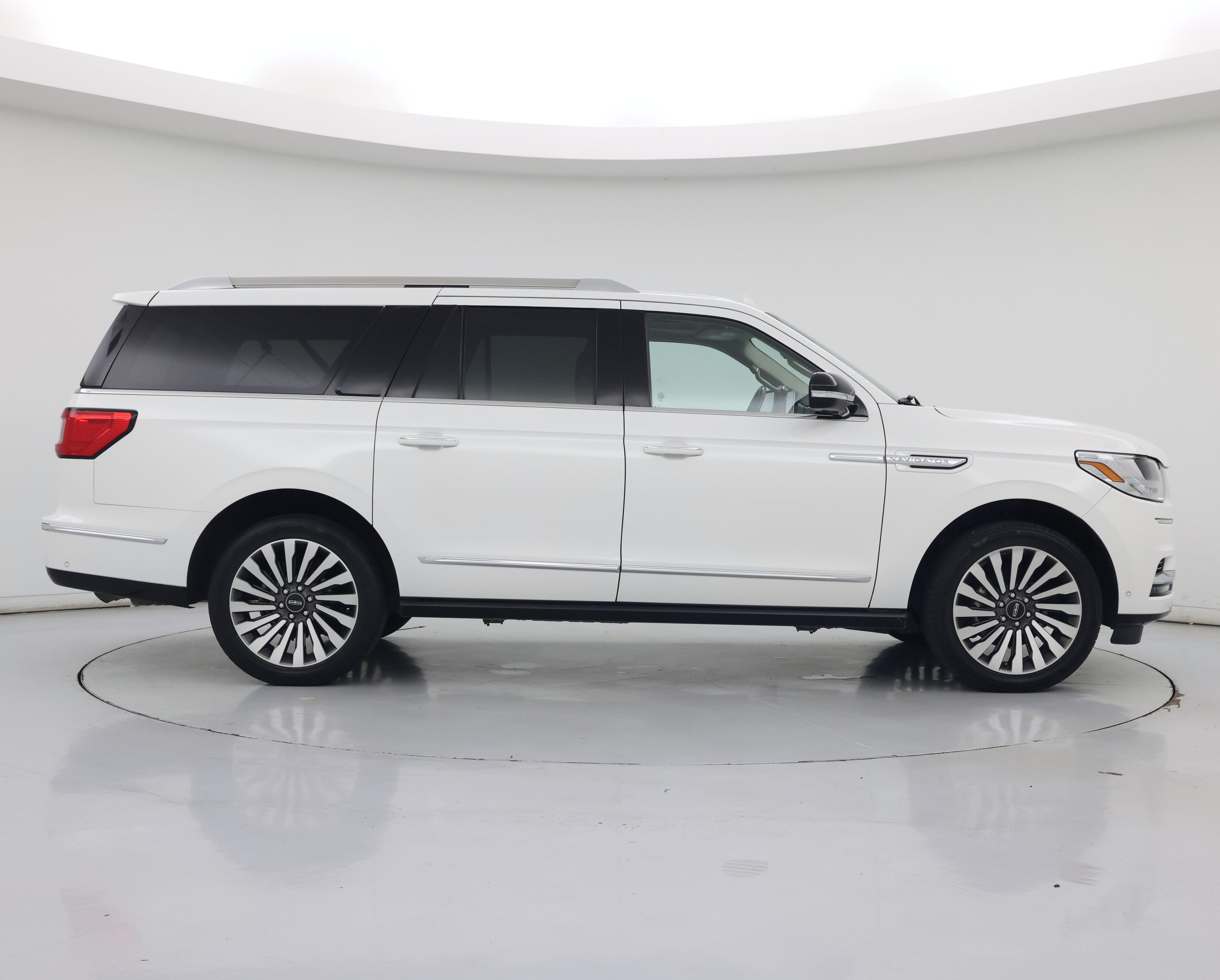 Thumbnail: 2021 Lincoln Navigator L - 7