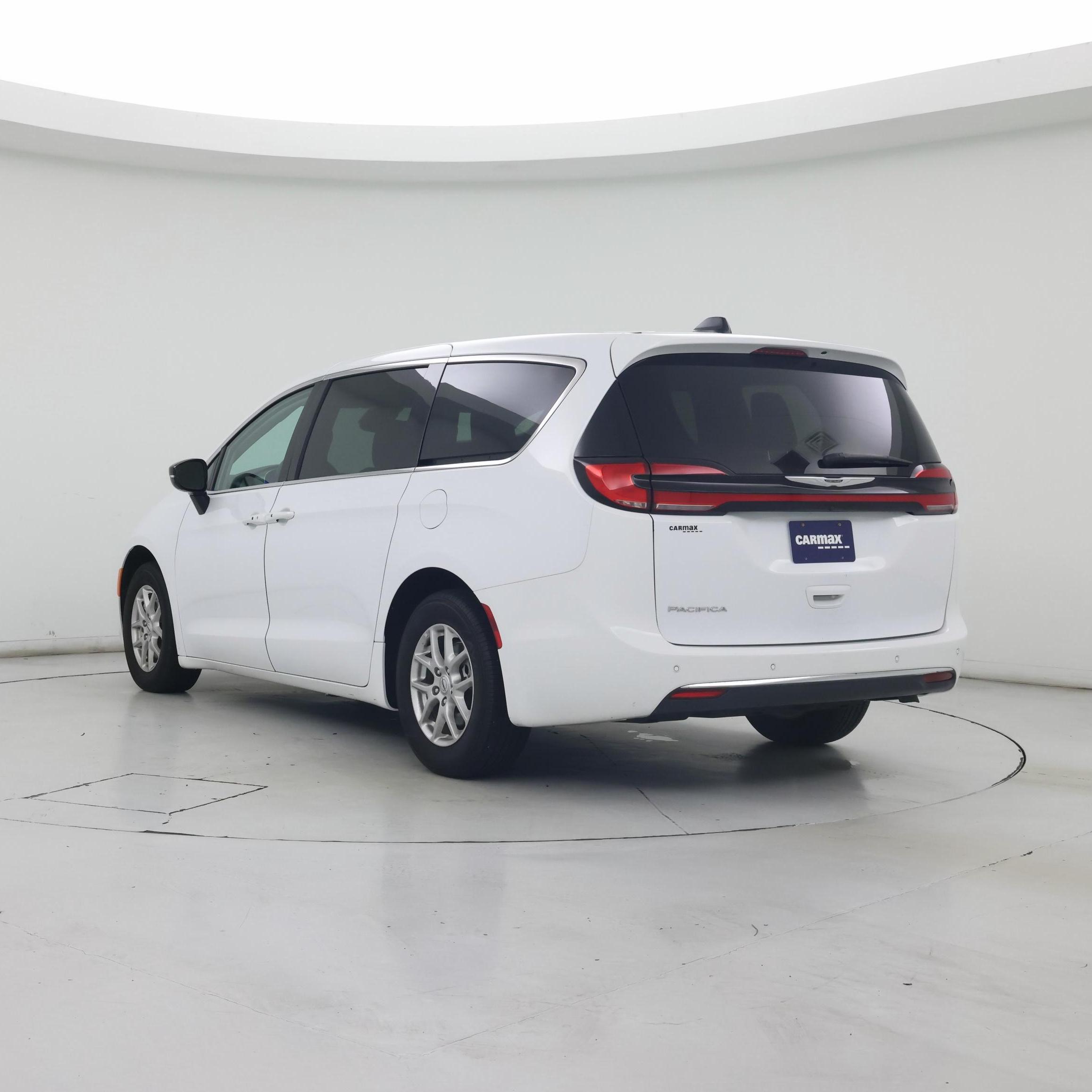Thumbnail: 2024 Chrysler Pacifica - 2