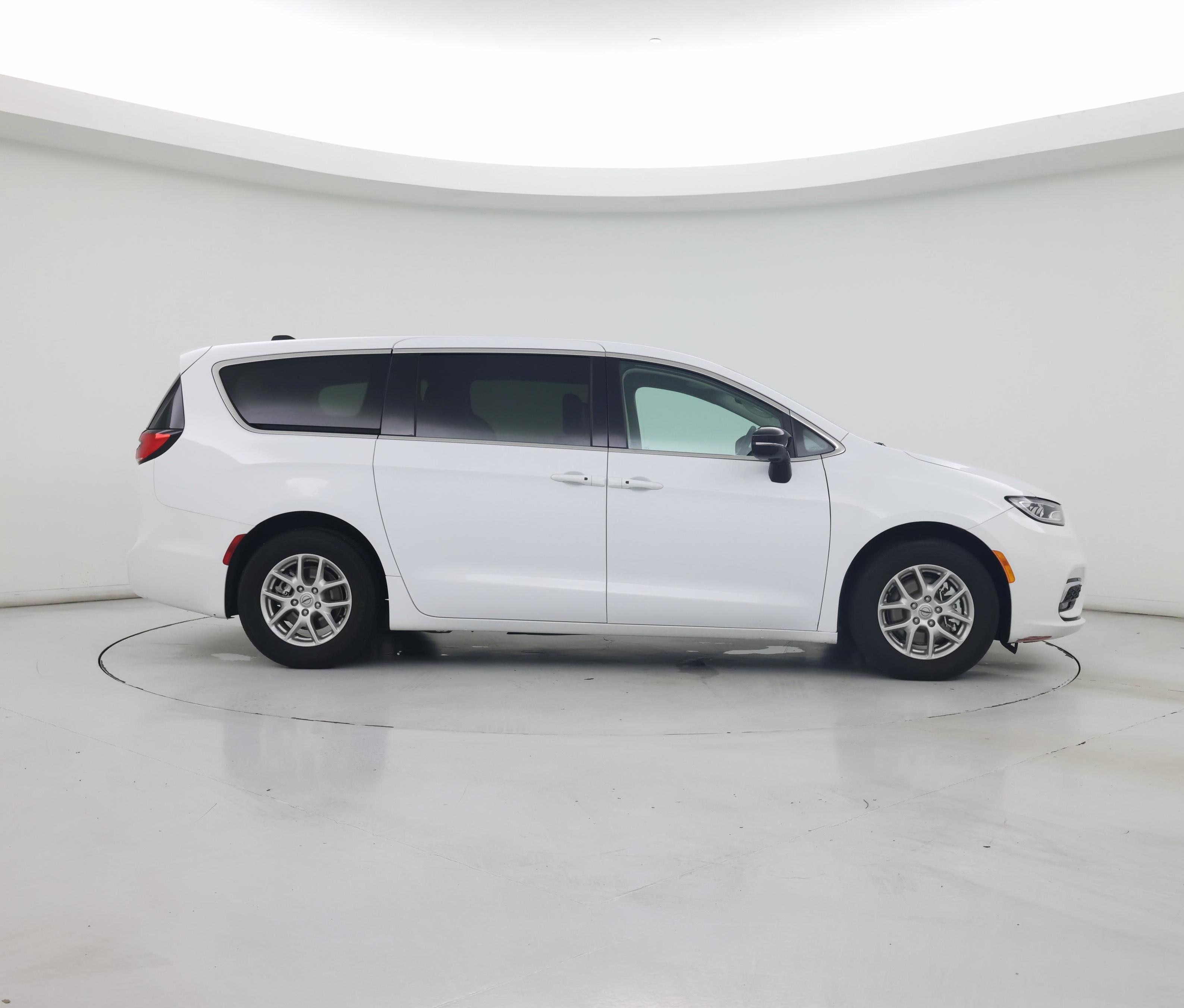 Thumbnail: 2024 Chrysler Pacifica - 7