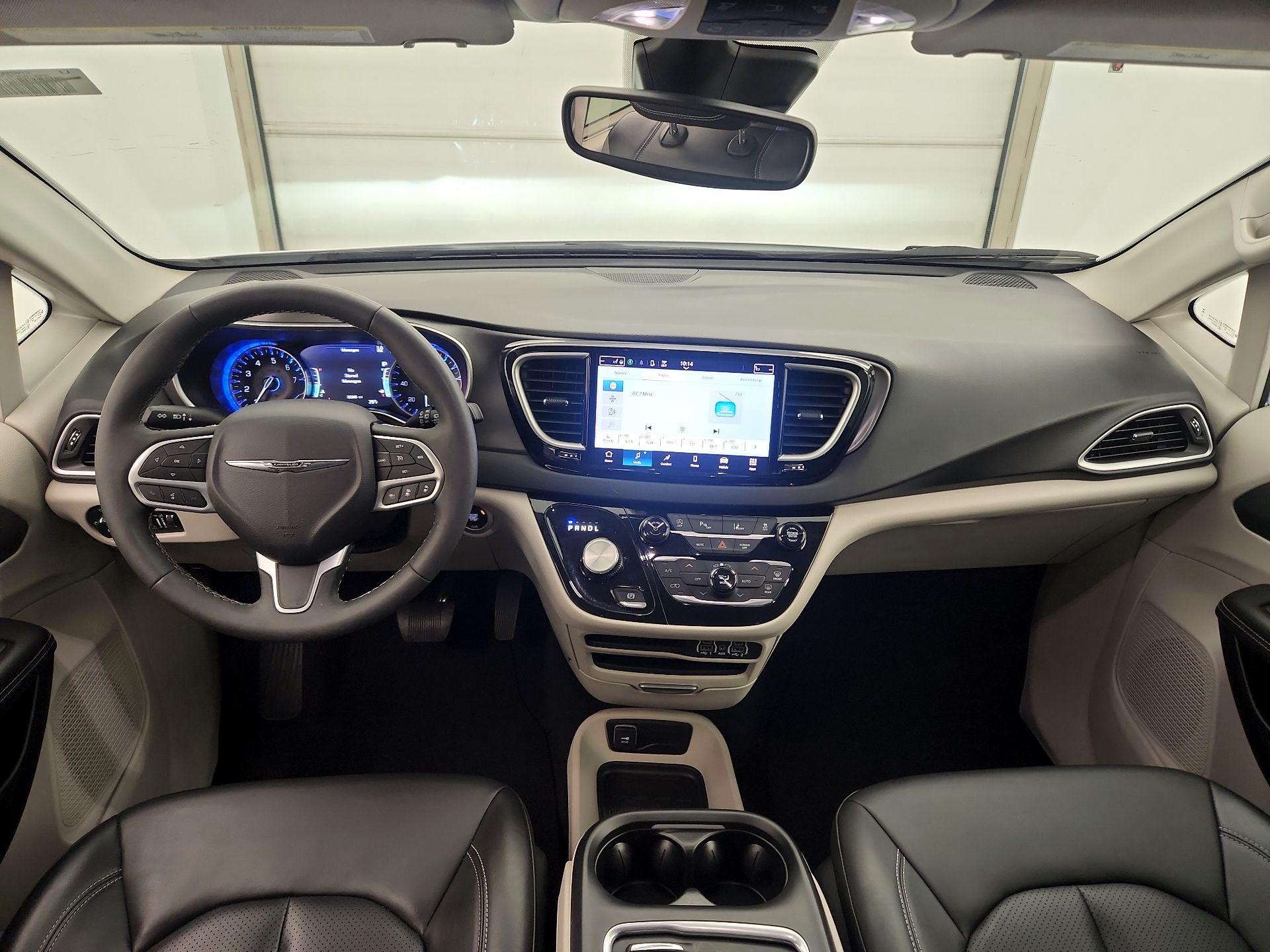 Thumbnail: 2024 Chrysler Pacifica - 9