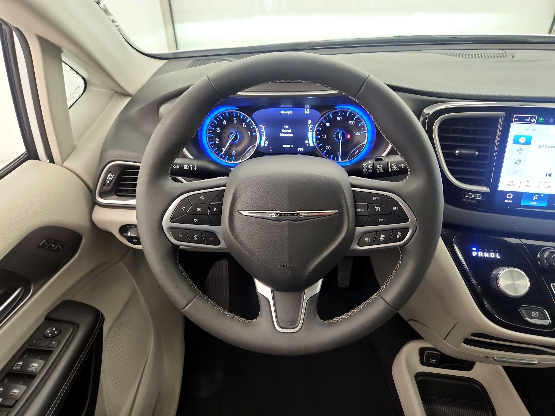Thumbnail: 2024 Chrysler Pacifica - 10