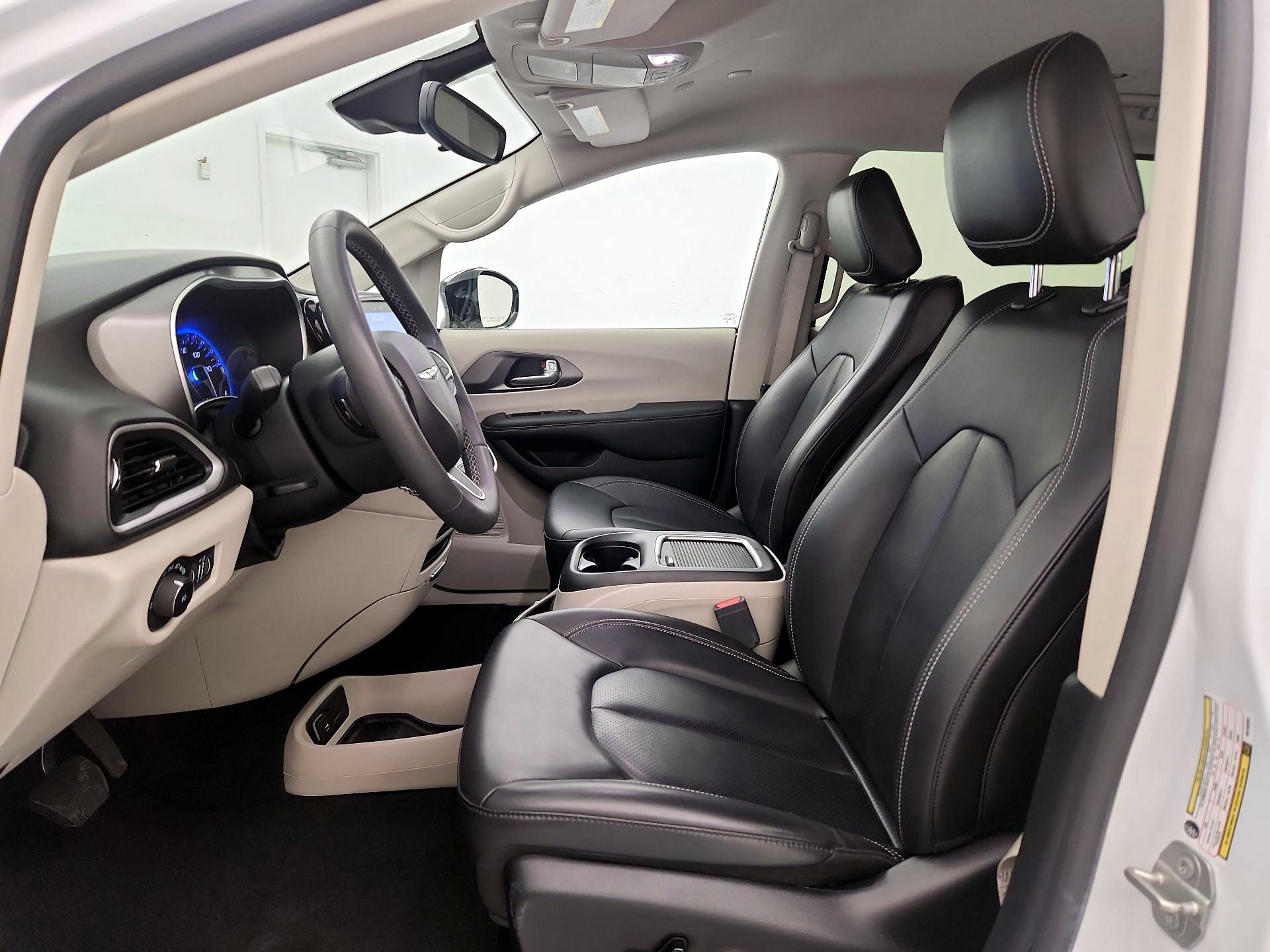 Thumbnail: 2024 Chrysler Pacifica - 11