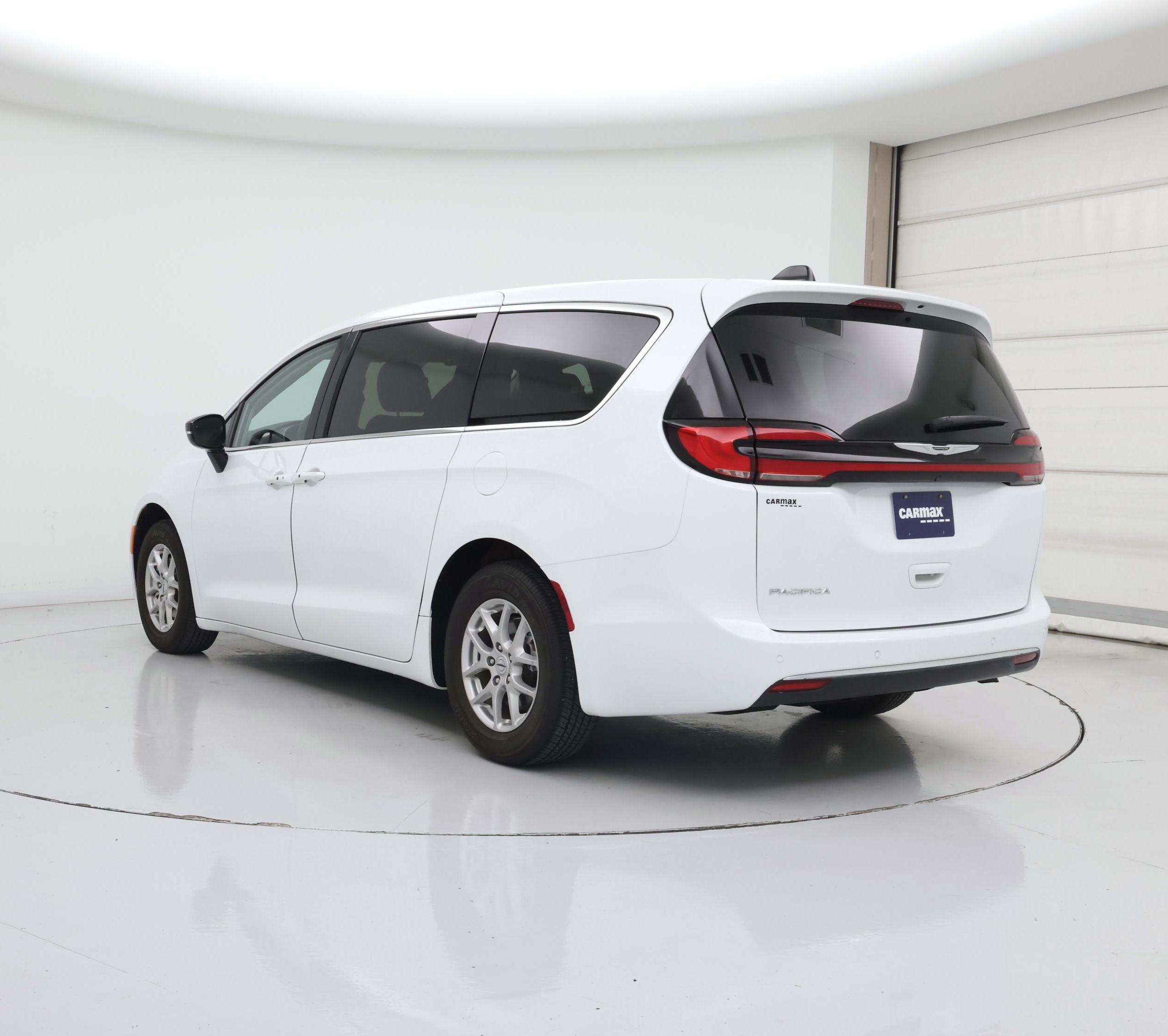 Thumbnail: 2024 Chrysler Pacifica - 2