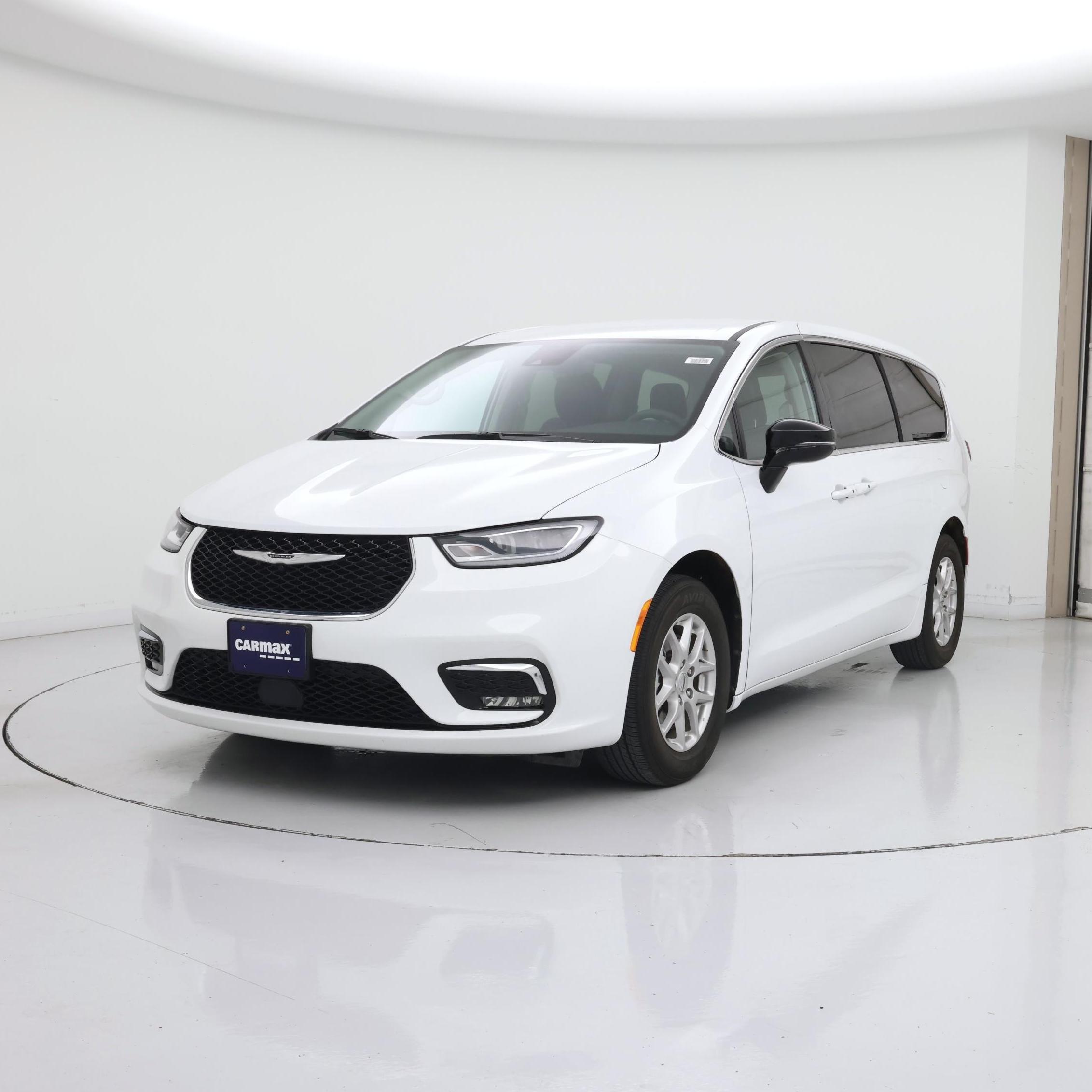 Thumbnail: 2024 Chrysler Pacifica - 4