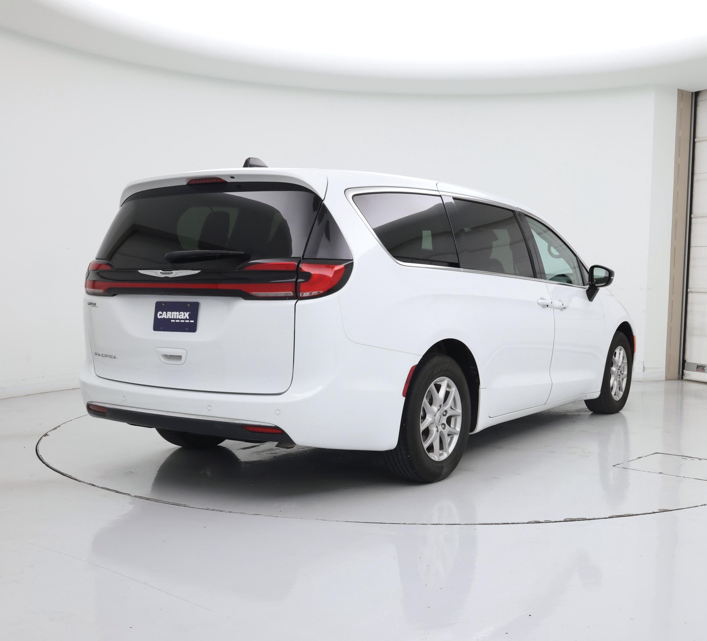 Thumbnail: 2024 Chrysler Pacifica - 8