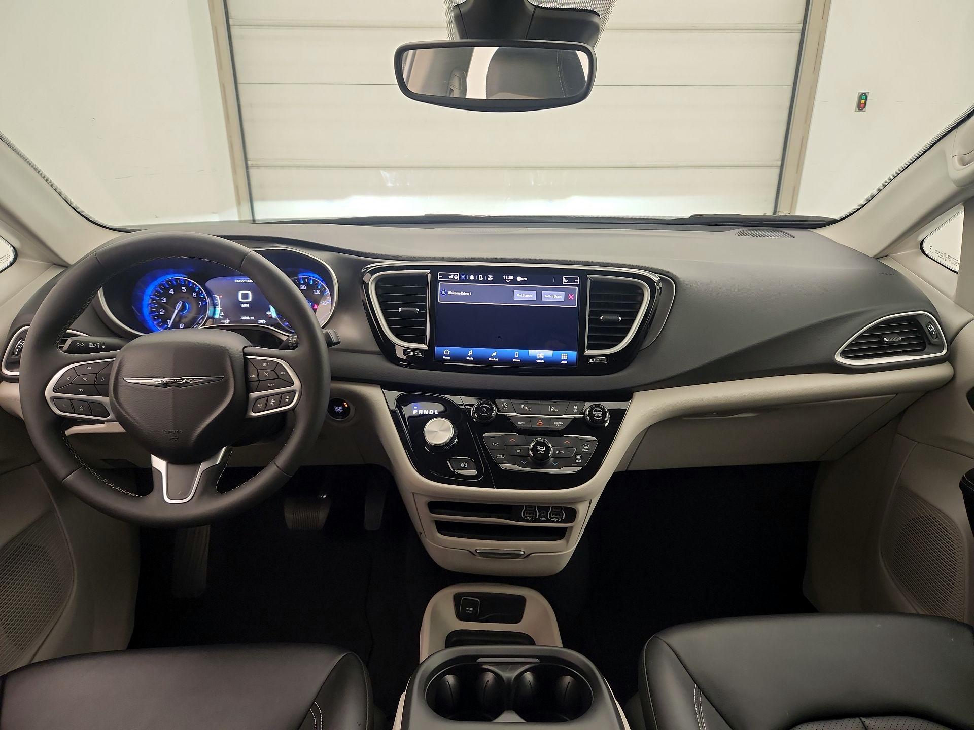 Thumbnail: 2024 Chrysler Pacifica - 9