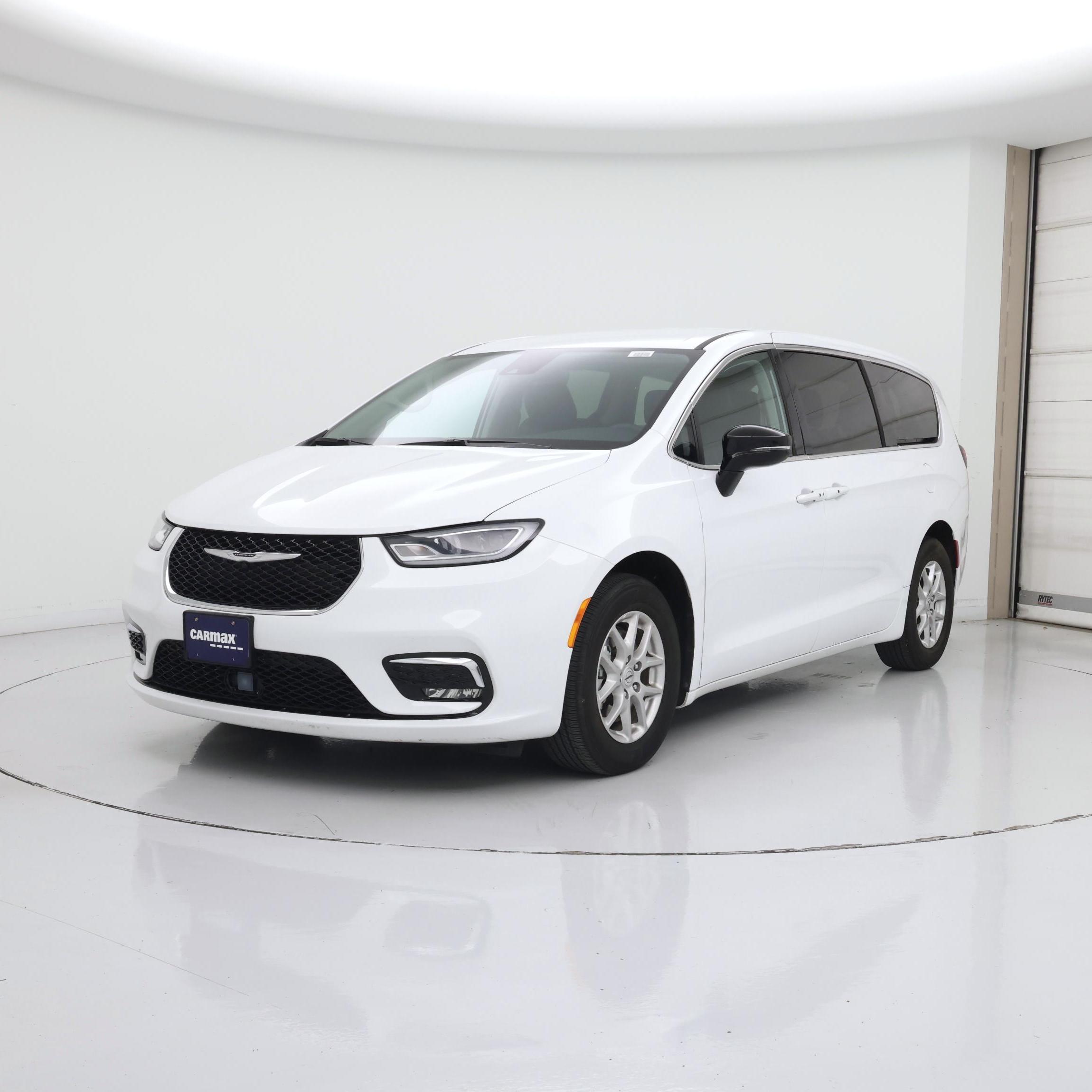 Thumbnail: 2024 Chrysler Pacifica - 4