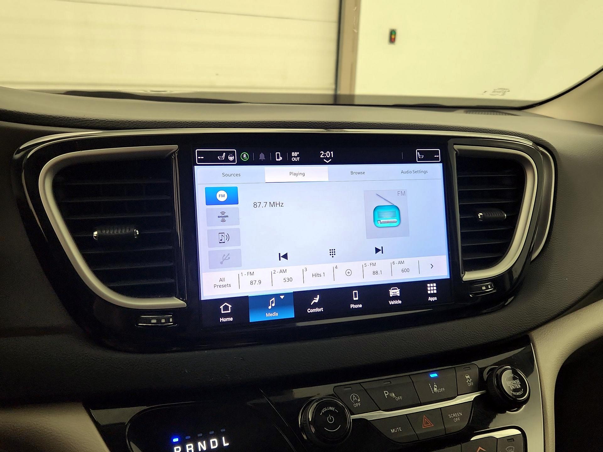 Thumbnail: 2023 Chrysler Pacifica - 15