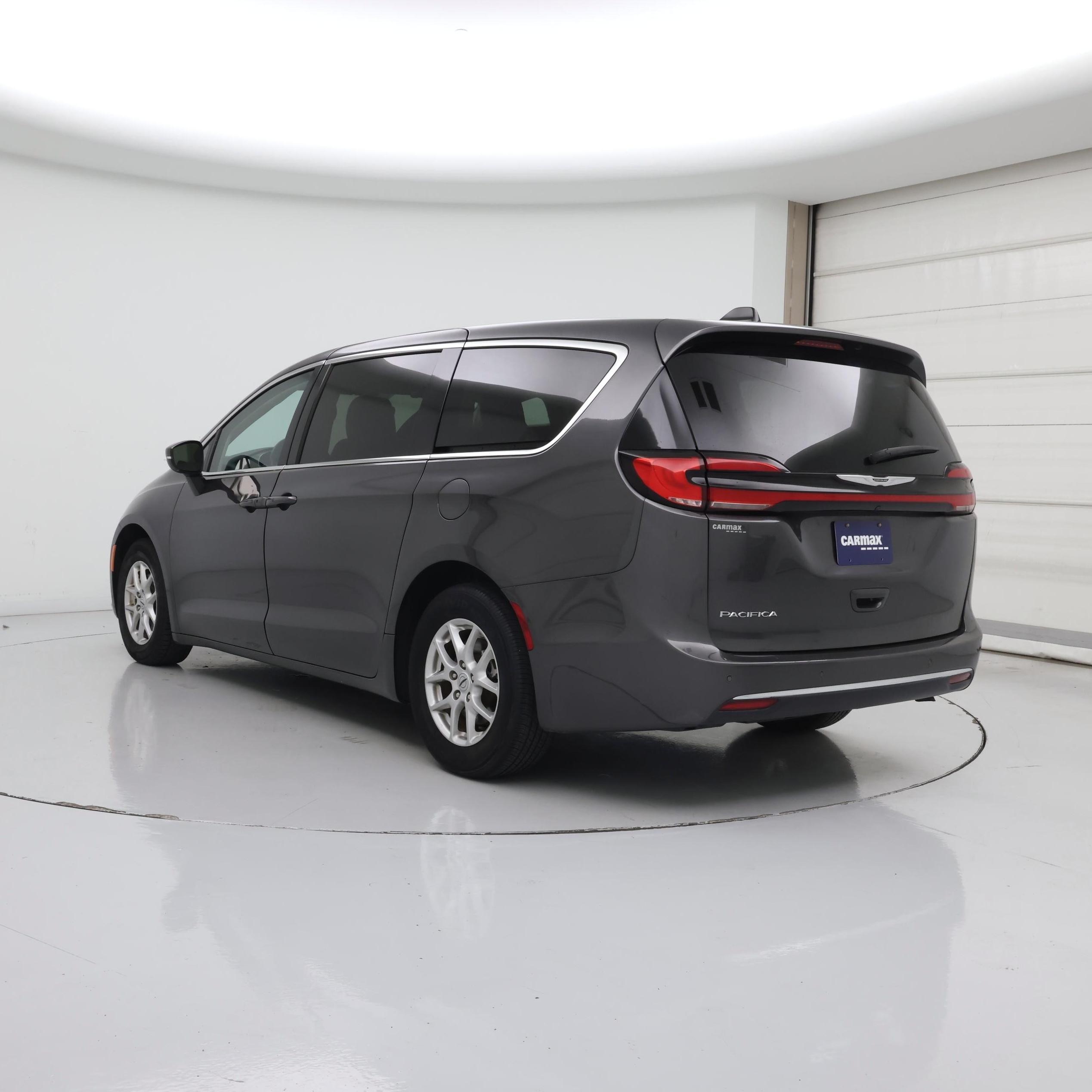 Thumbnail: 2023 Chrysler Pacifica - 2