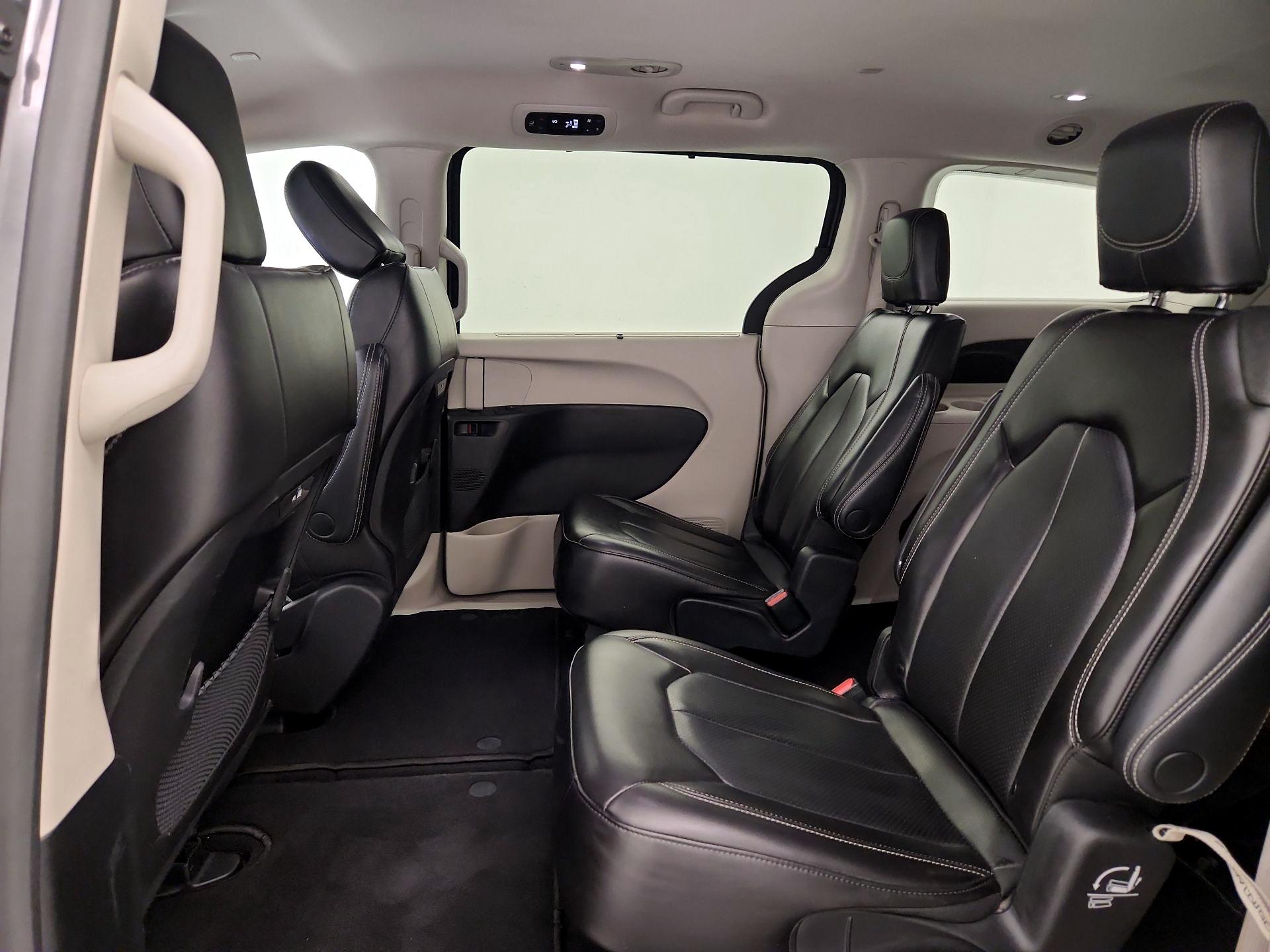 Thumbnail: 2023 Chrysler Pacifica - 19
