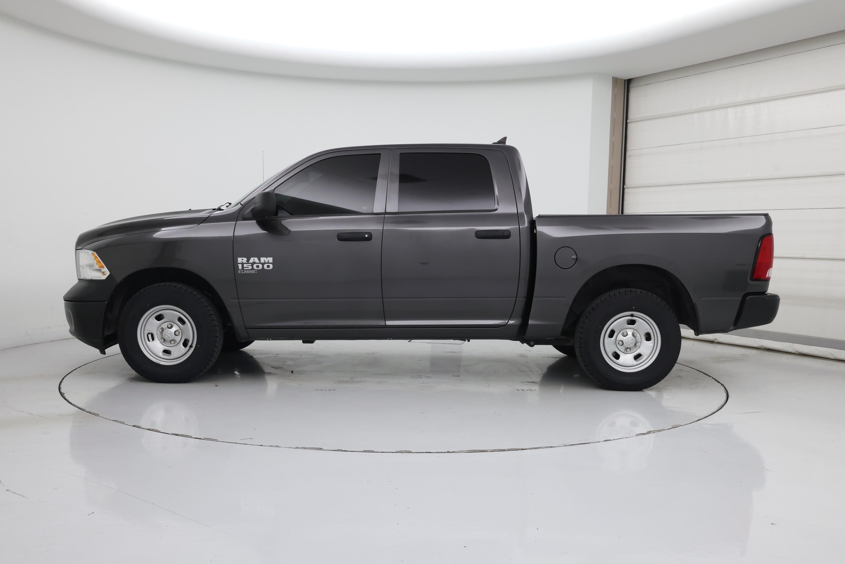 Thumbnail: 2023 RAM 1500 Classic - 3