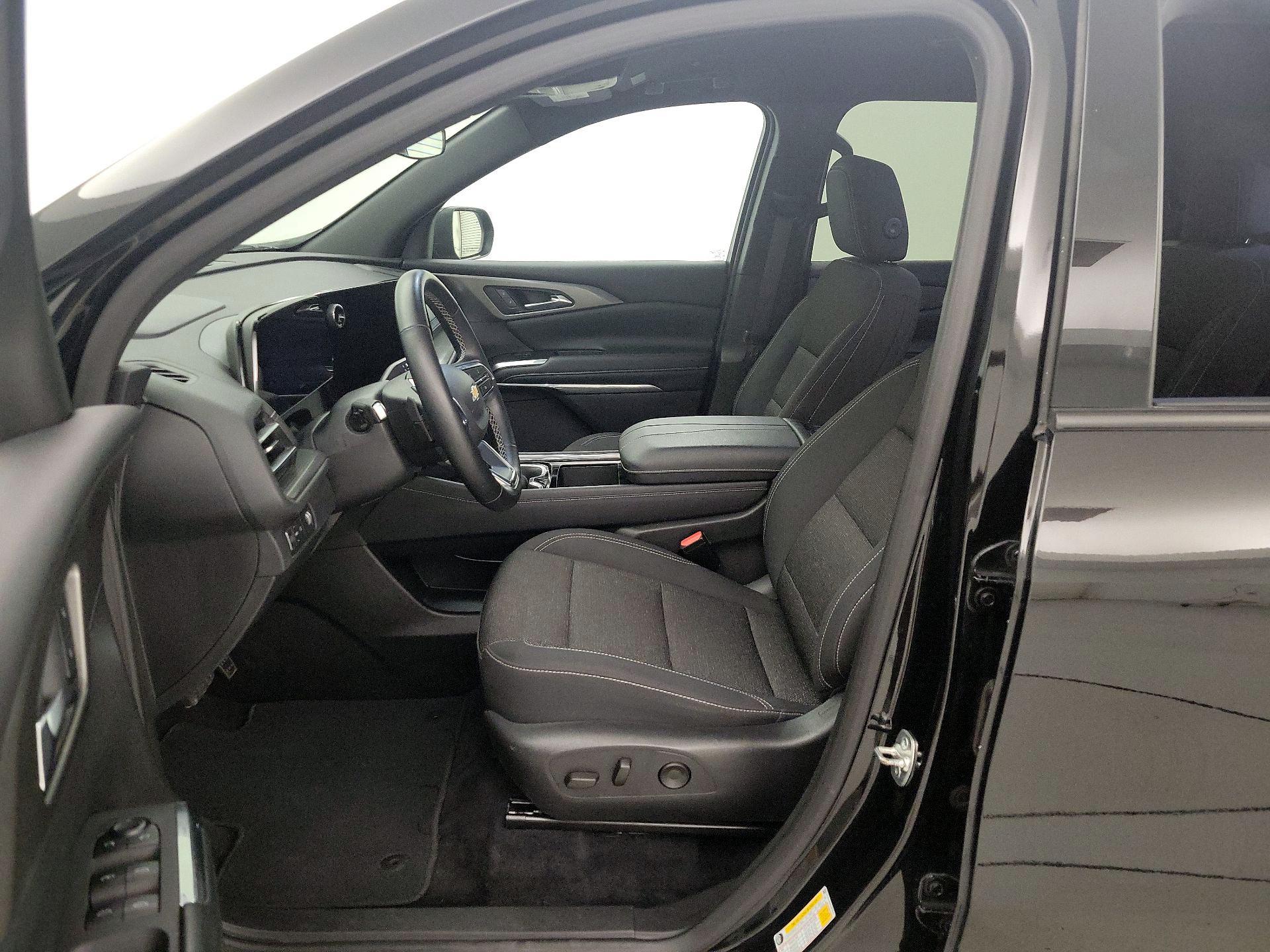 Thumbnail: 2025 Chevrolet Traverse - 11