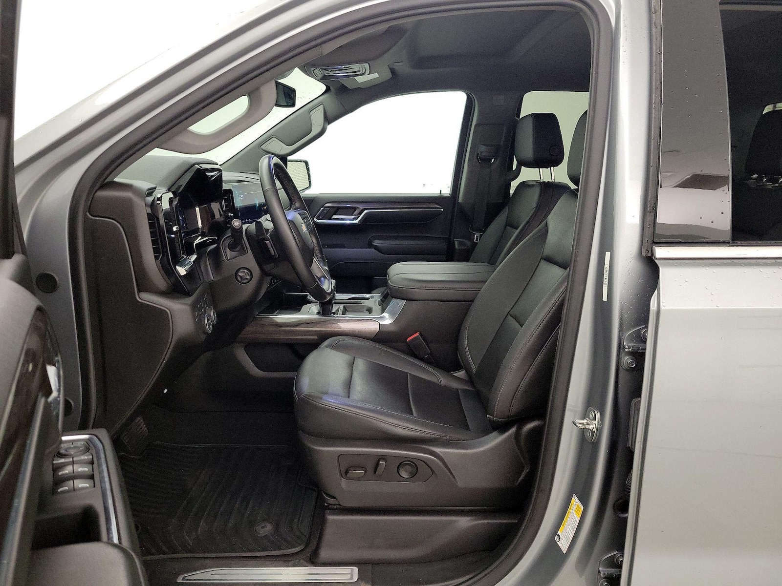 2024 Chevrolet Silverado 1500 LTZ - Photo 12