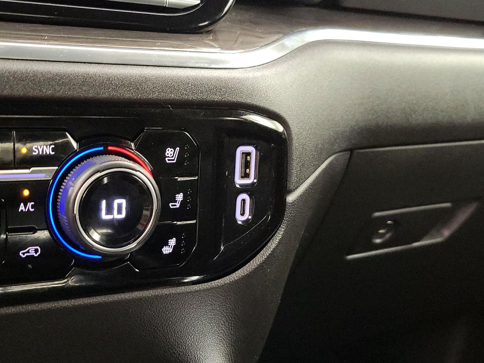 2024 Chevrolet Silverado 1500 LTZ - Photo 19