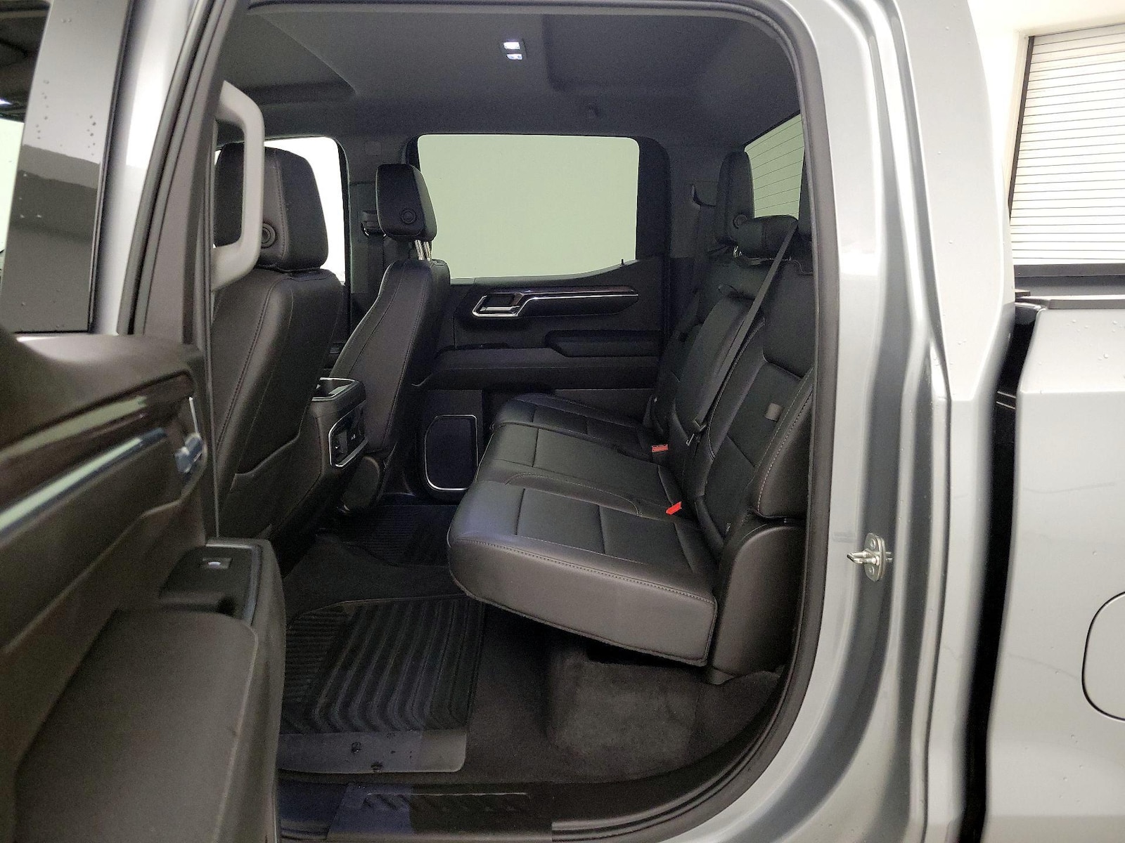 2024 Chevrolet Silverado 1500 LTZ - Photo 20