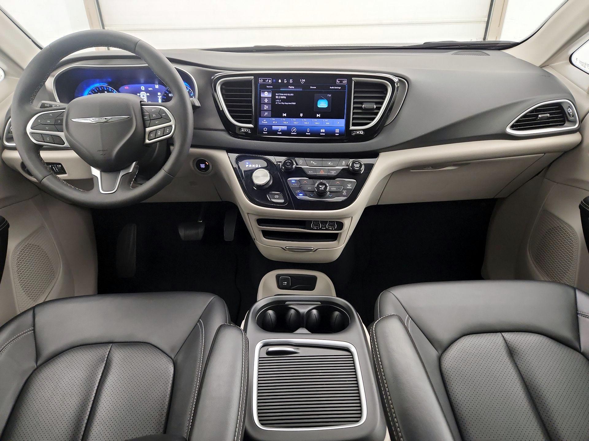 Thumbnail: 2024 Chrysler Pacifica - 9
