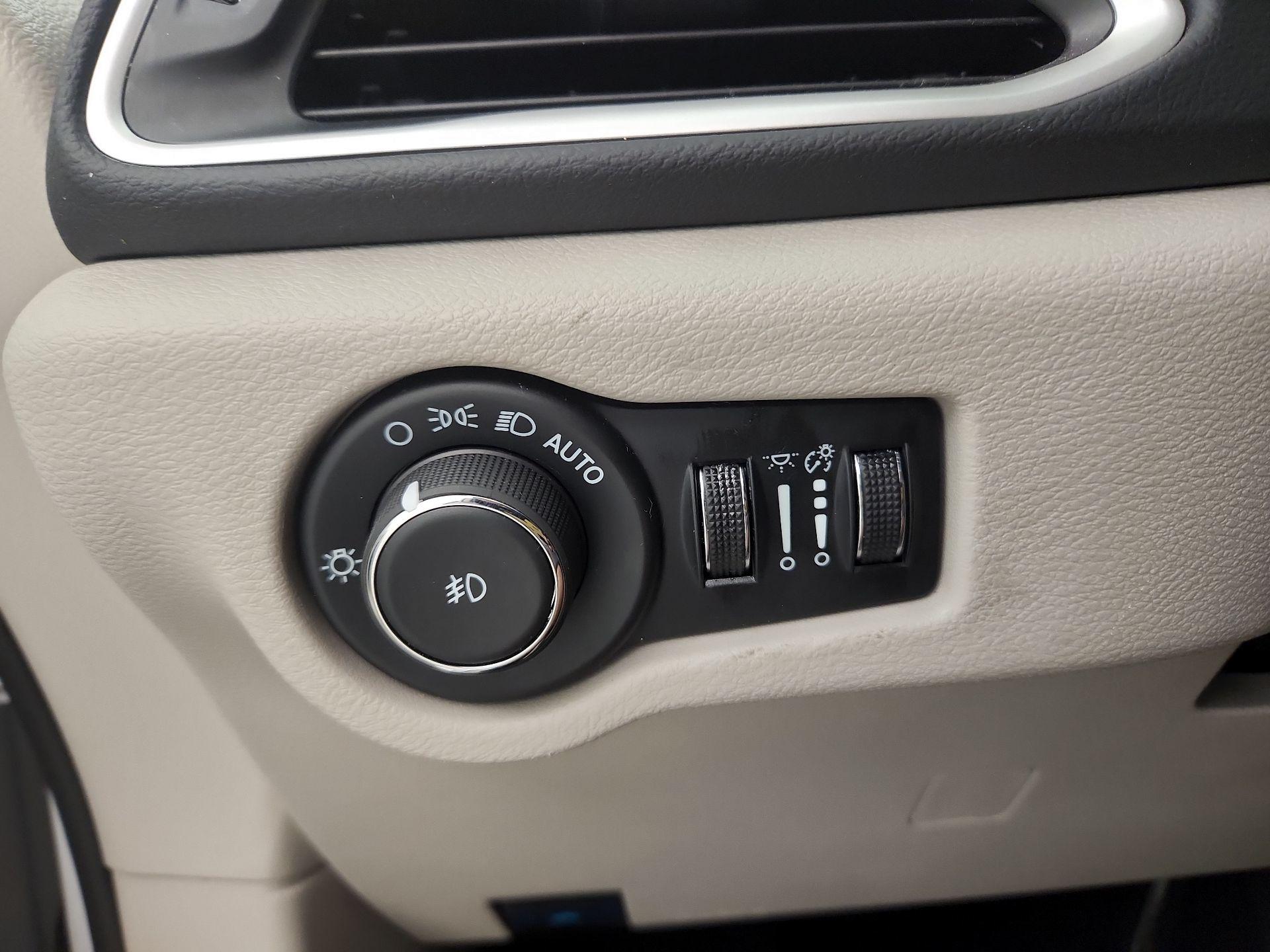 Thumbnail: 2024 Chrysler Pacifica - 13