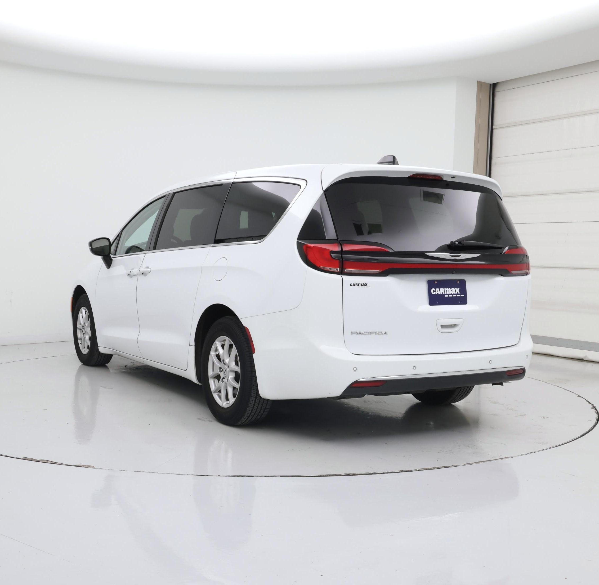 Thumbnail: 2024 Chrysler Pacifica - 2