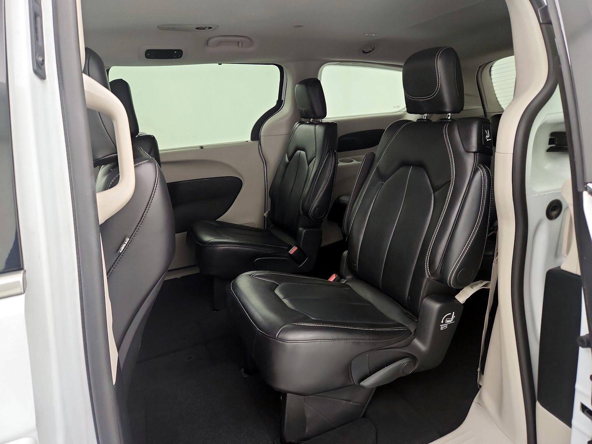 Thumbnail: 2024 Chrysler Pacifica - 19