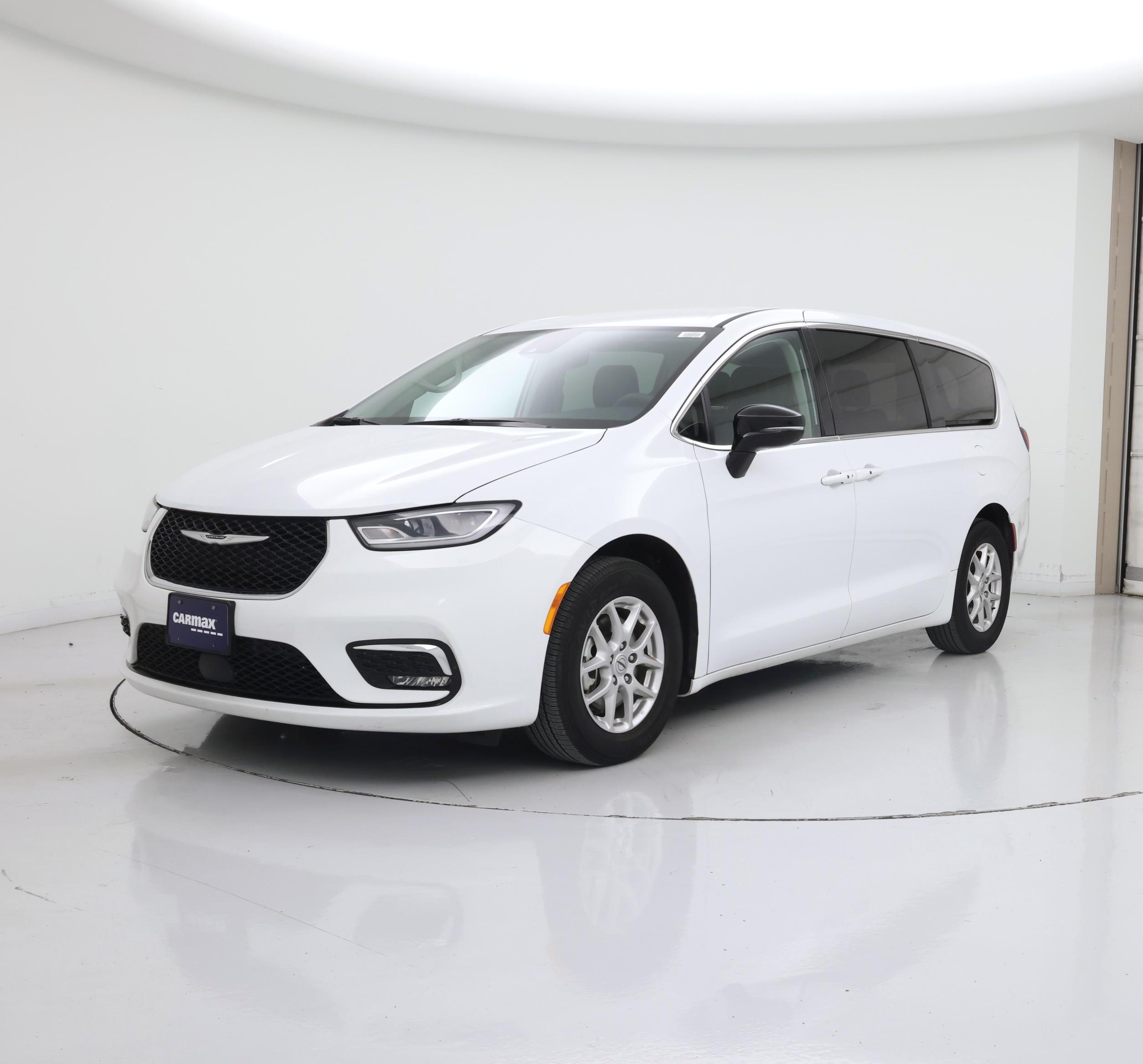 Thumbnail: 2024 Chrysler Pacifica - 4