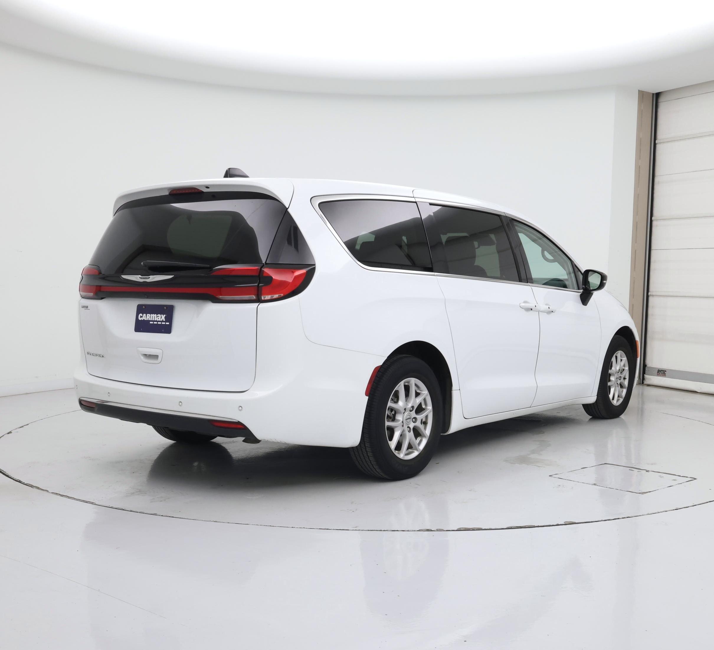 Thumbnail: 2024 Chrysler Pacifica - 8