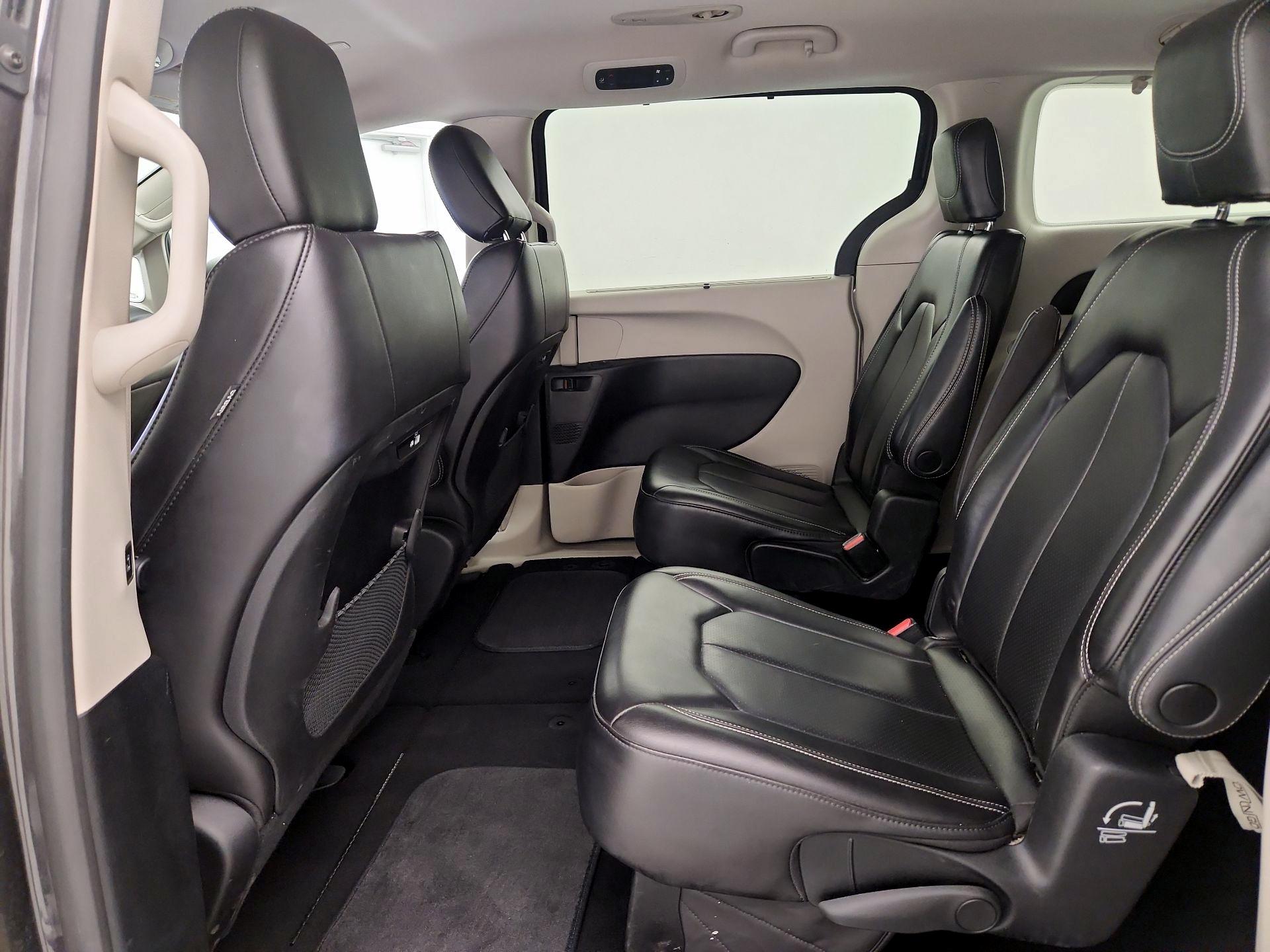 Thumbnail: 2023 Chrysler Pacifica - 19