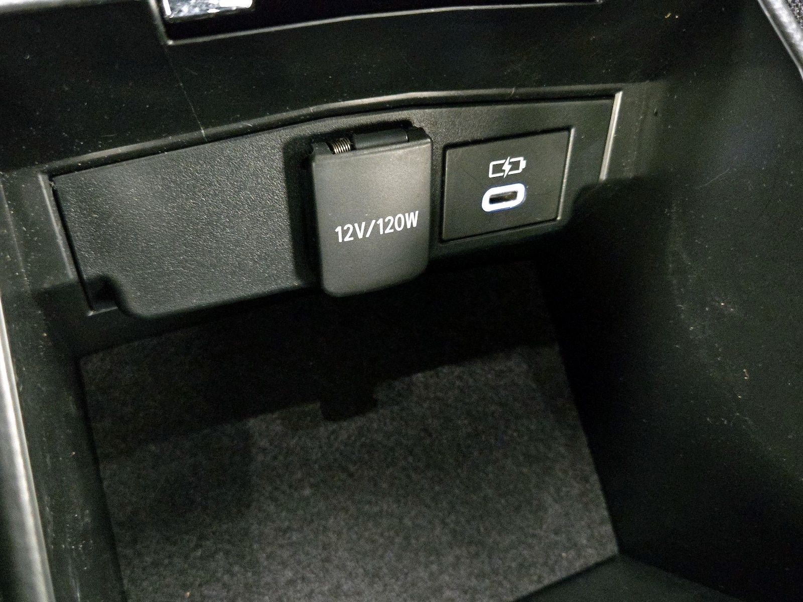 2024 Toyota Corolla SE - Photo 19