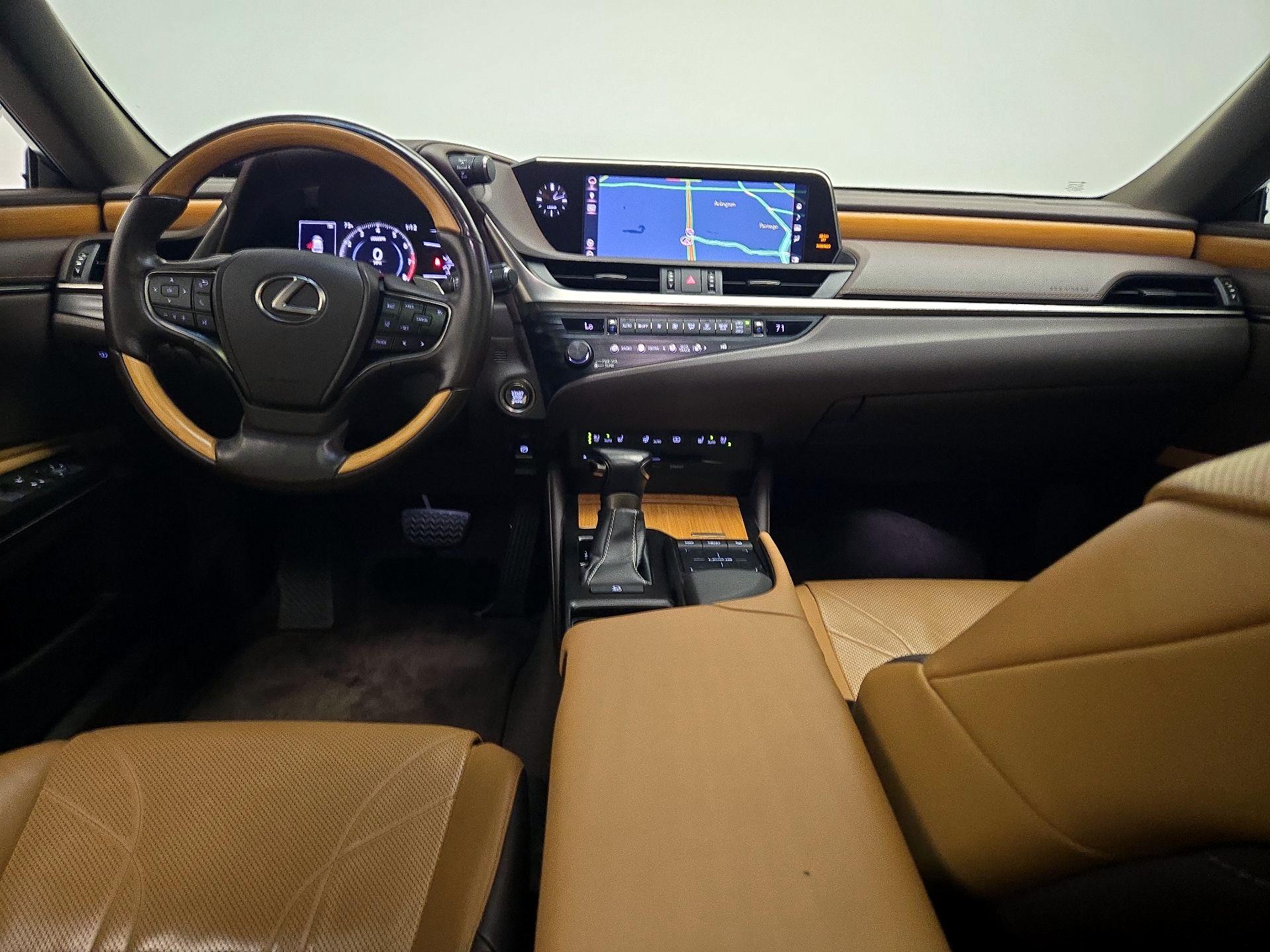 Thumbnail: 2019 Lexus ES - 9