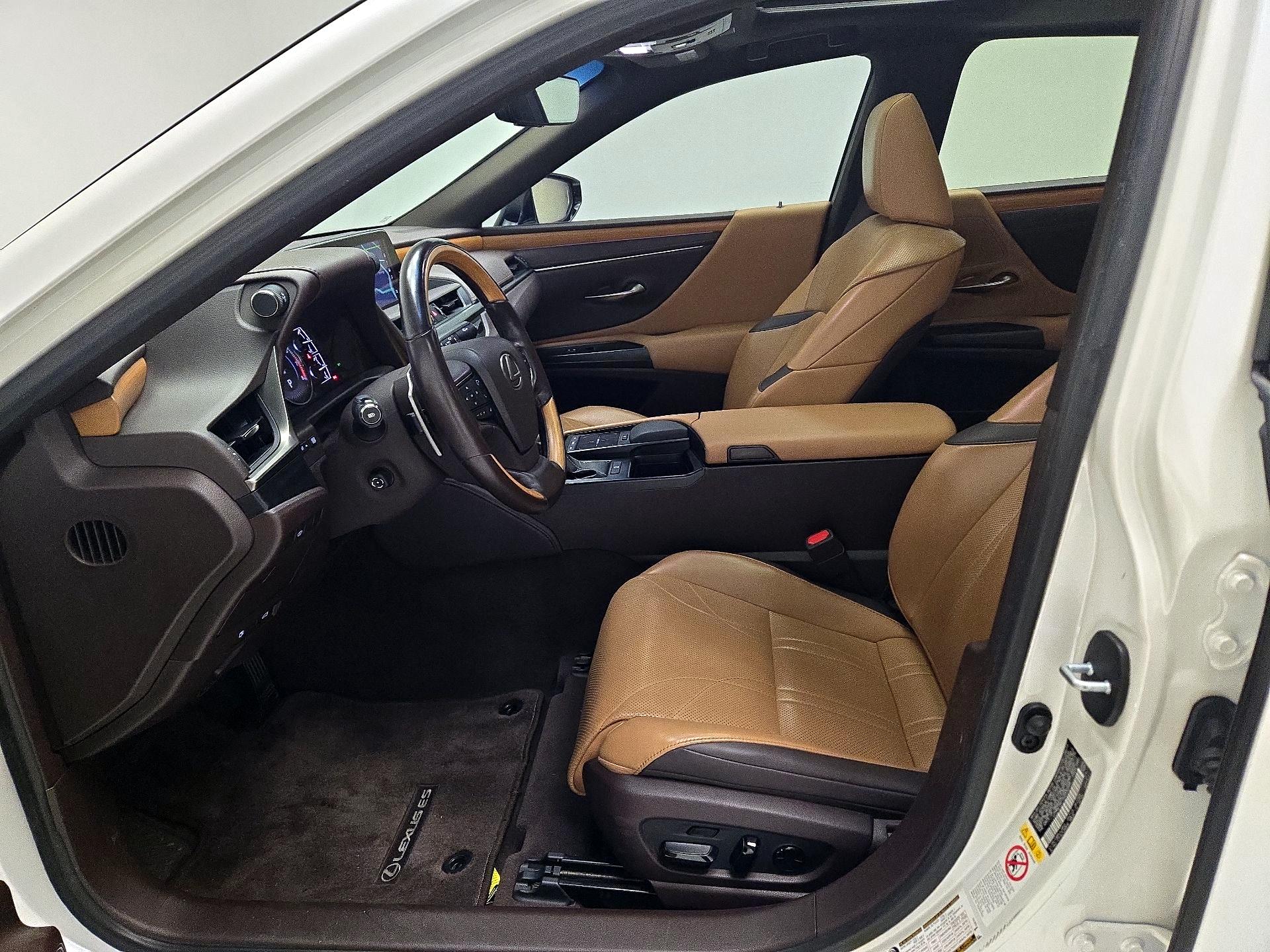 Thumbnail: 2019 Lexus ES - 11