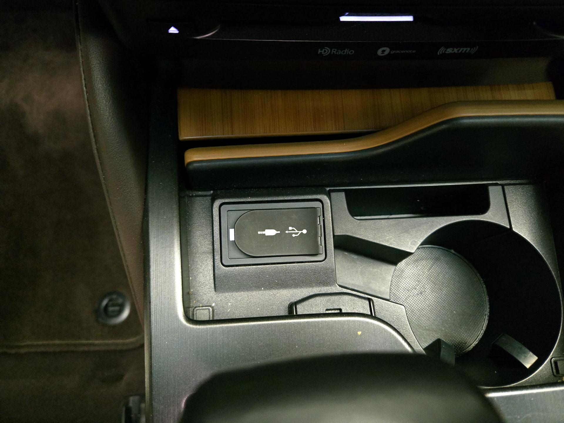 Thumbnail: 2019 Lexus ES - 19