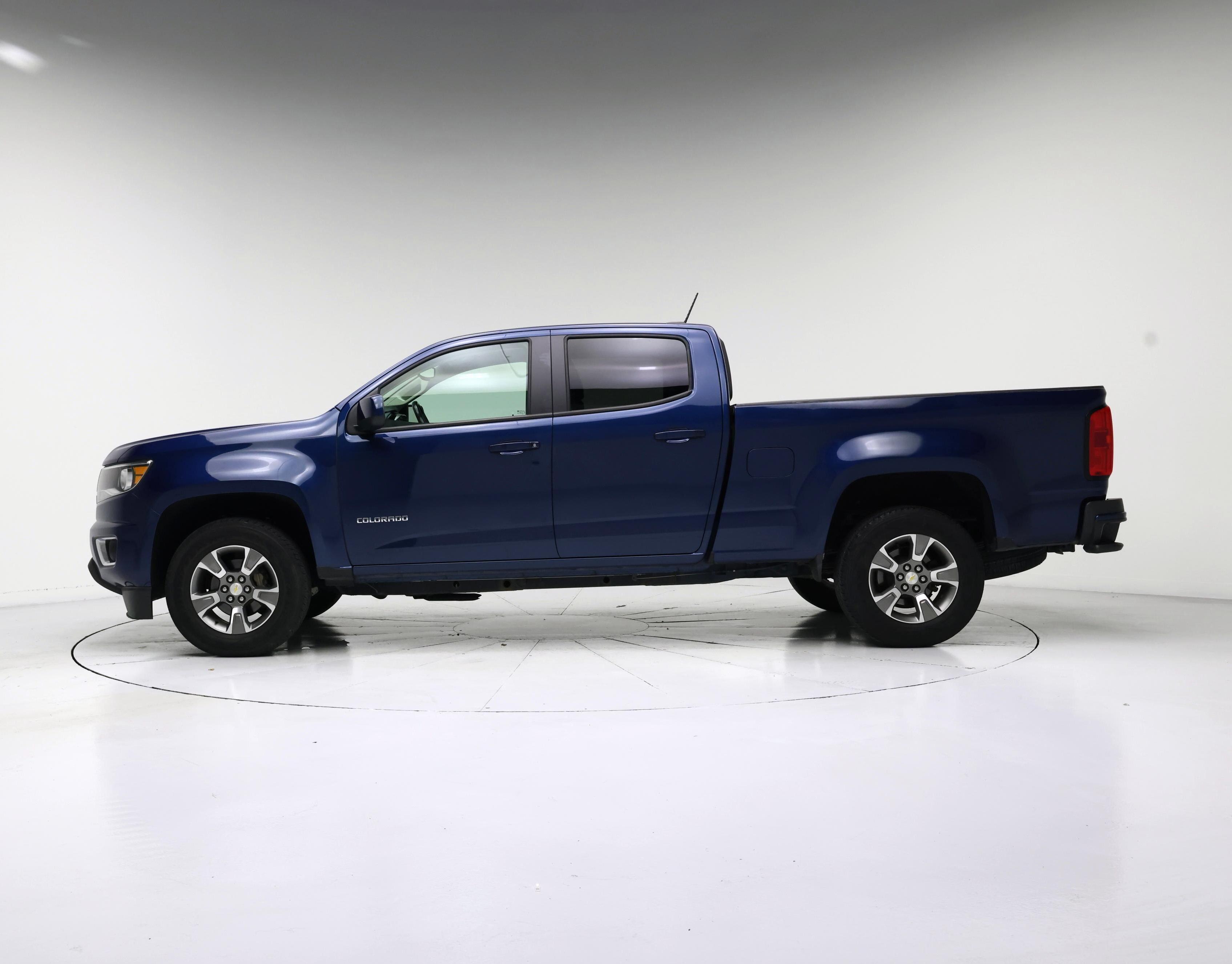 Thumbnail: 2019 Chevrolet Colorado - 3