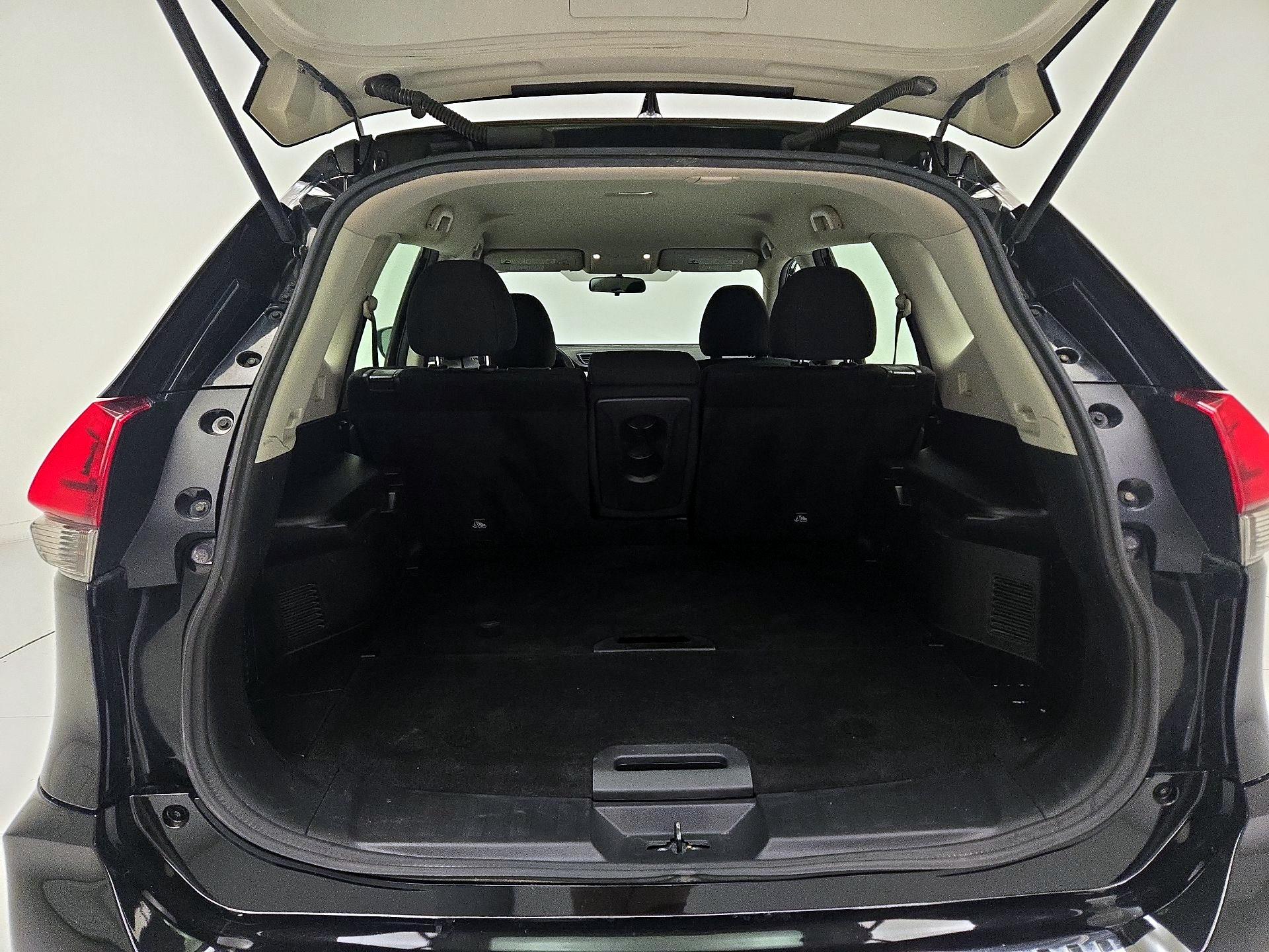 Thumbnail: 2018 Nissan Rogue - 20