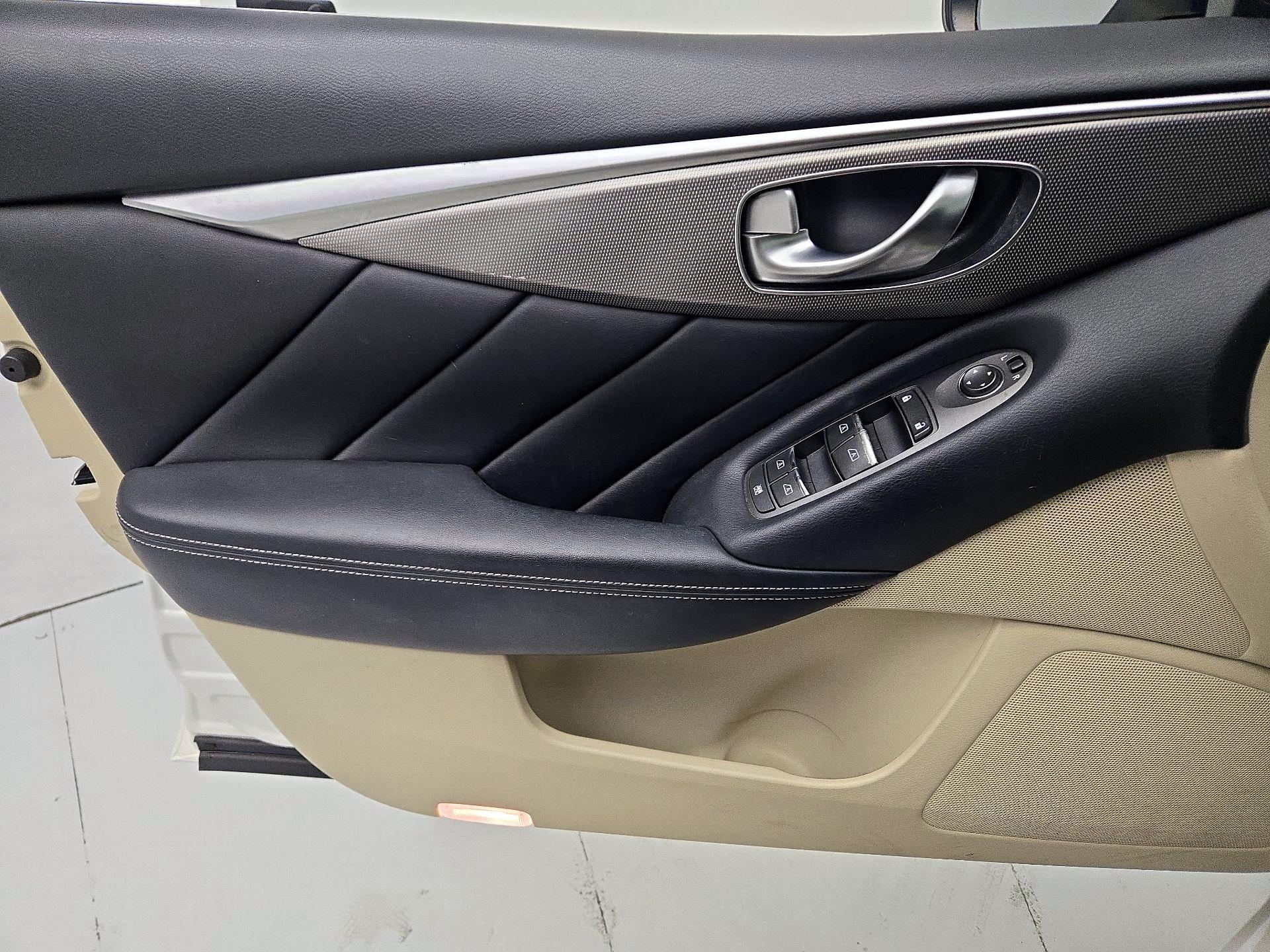 Thumbnail: 2014 INFINITI Q50 - 12