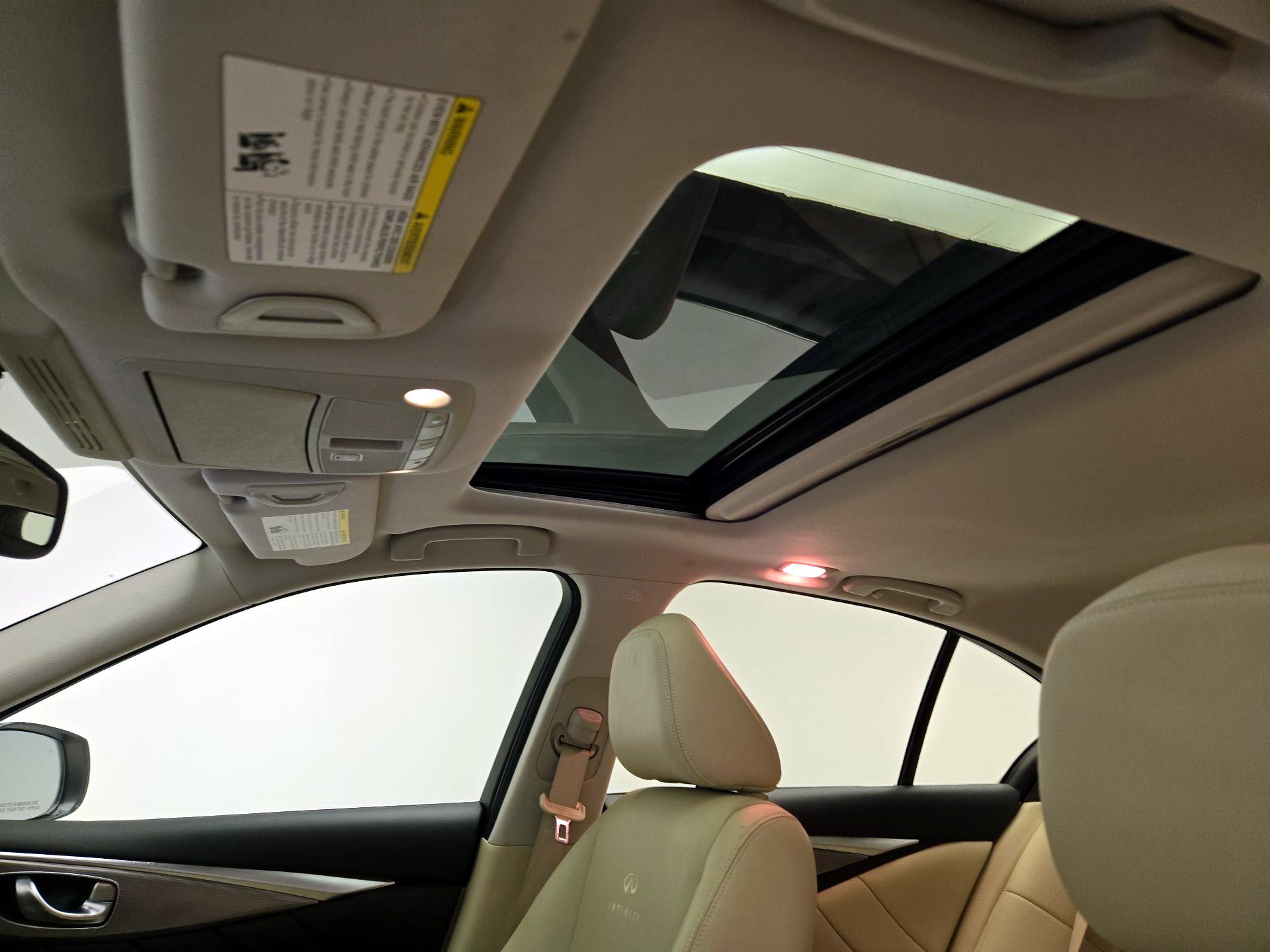 Thumbnail: 2014 INFINITI Q50 - 19