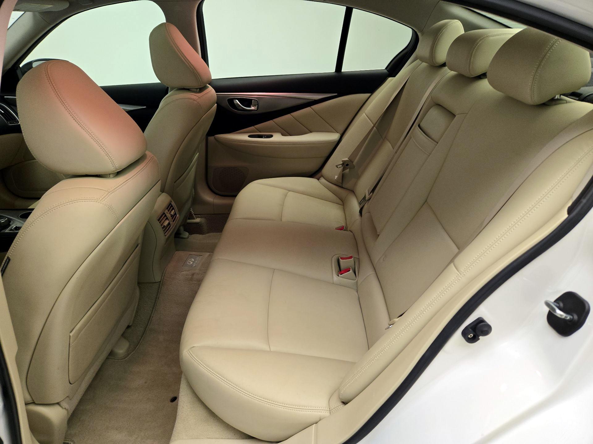 Thumbnail: 2014 INFINITI Q50 - 20