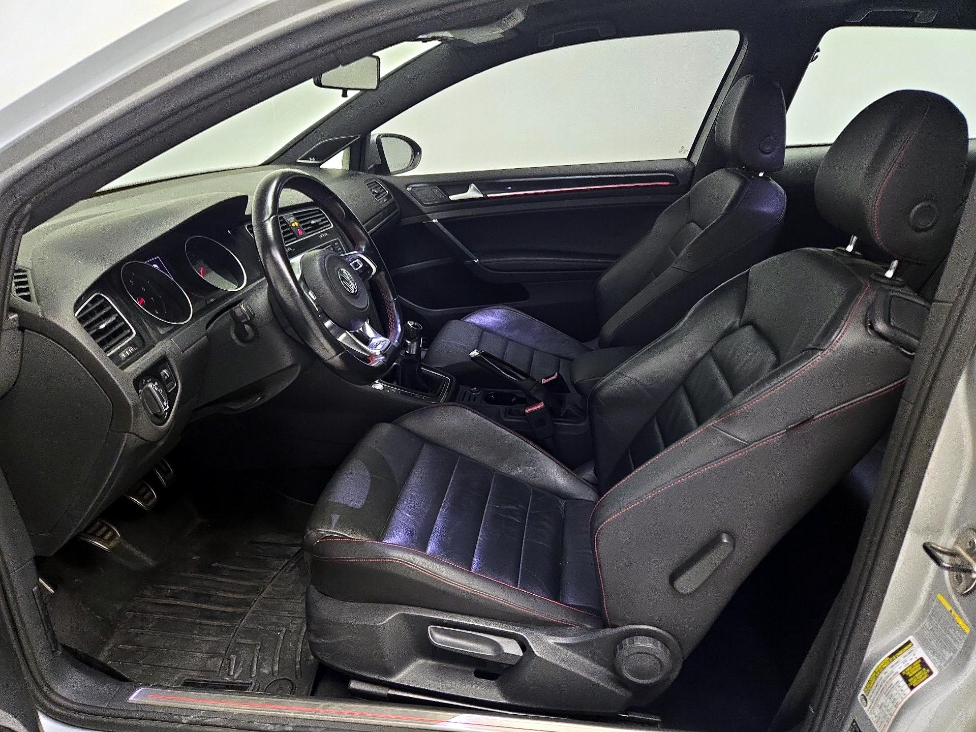 Thumbnail: 2015 Volkswagen Golf - 11