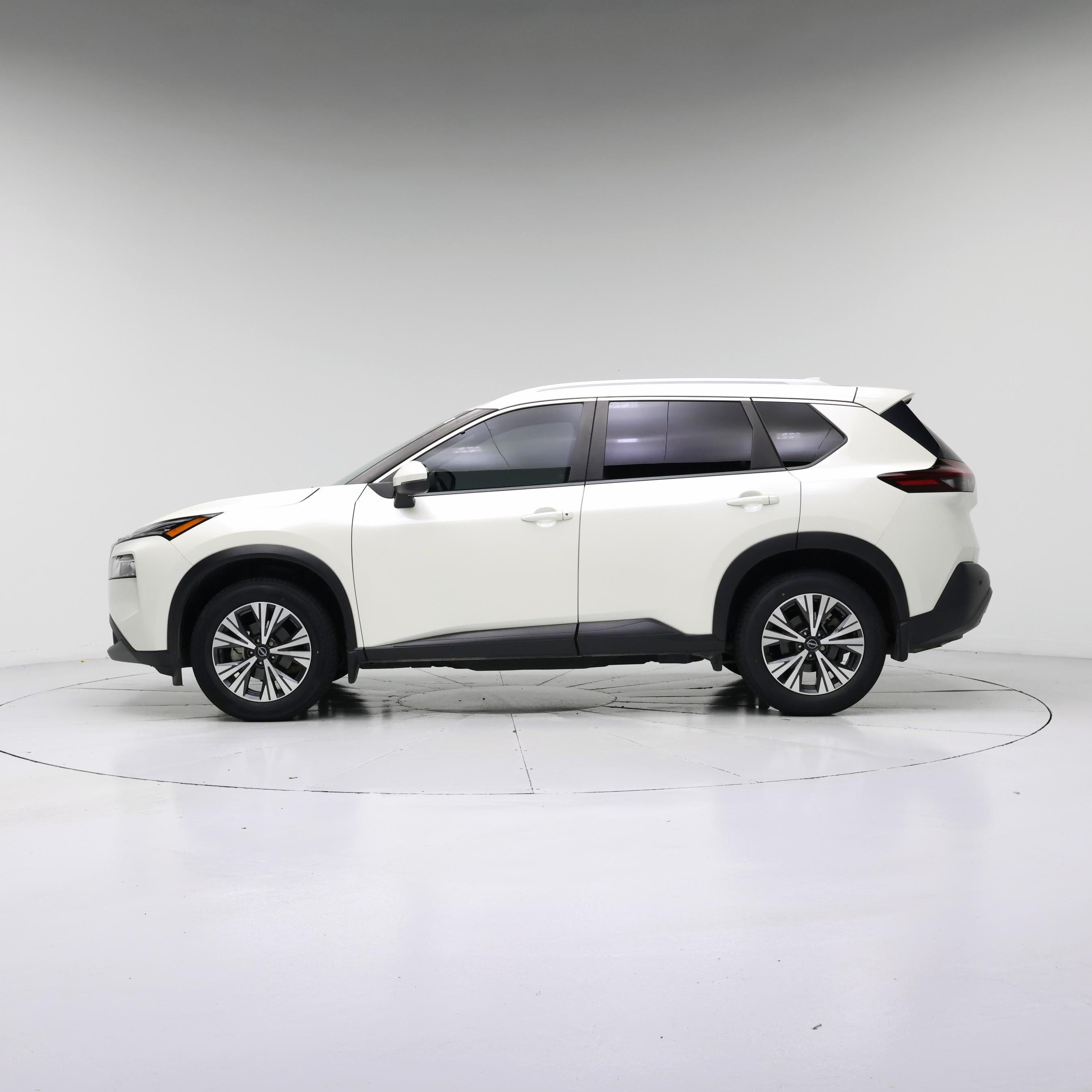 Thumbnail: 2022 Nissan Rogue - 3