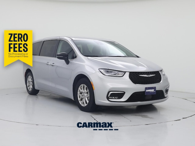 Silver 2024 Chrysler Pacifica Minivan Front-Wheel Drive Automatic