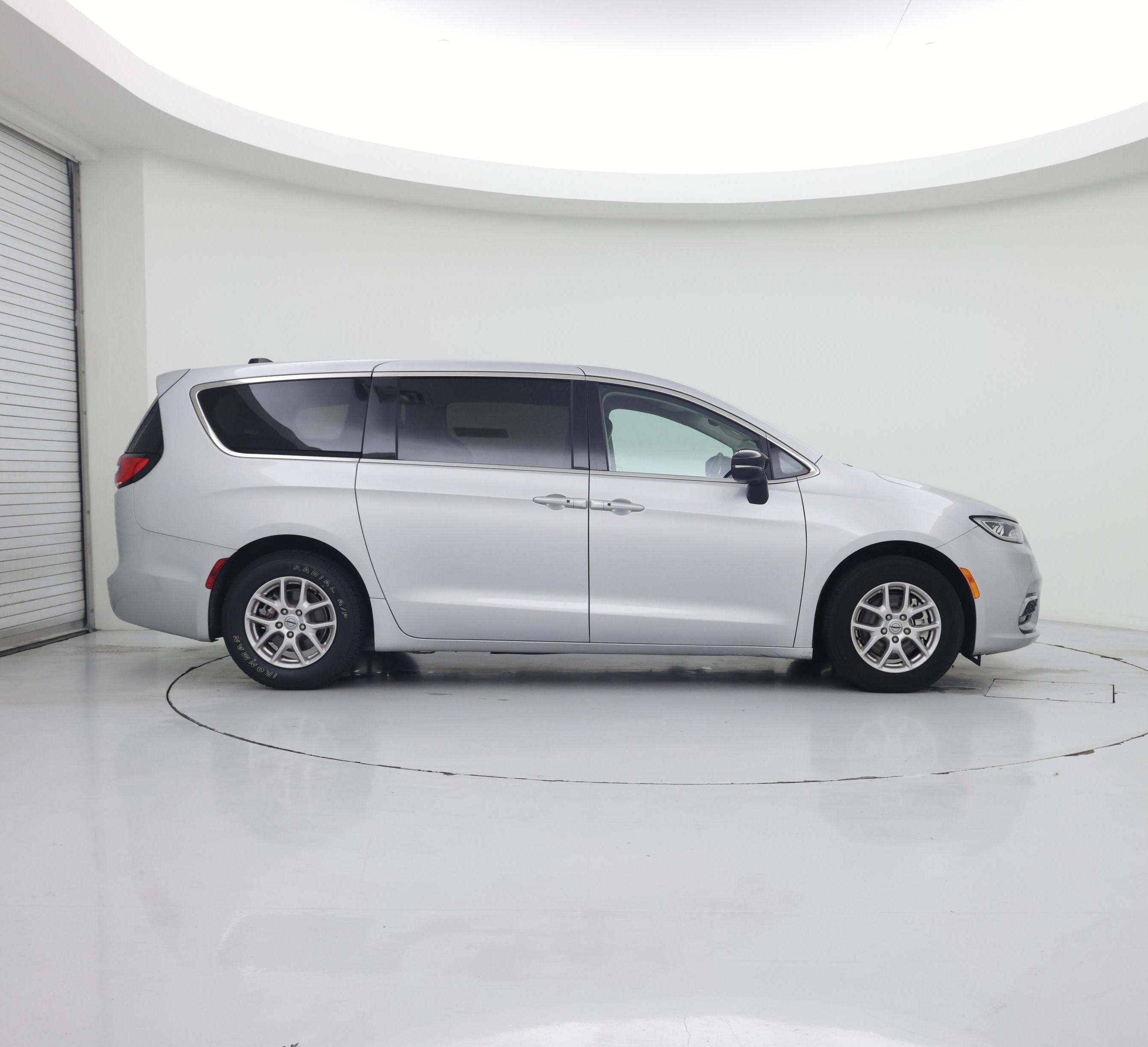Thumbnail: 2024 Chrysler Pacifica - 7