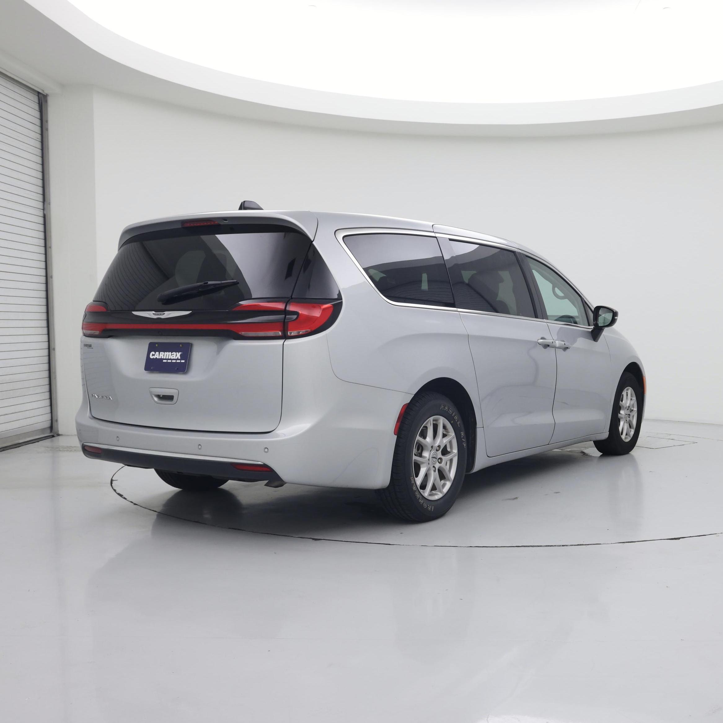 Thumbnail: 2024 Chrysler Pacifica - 8