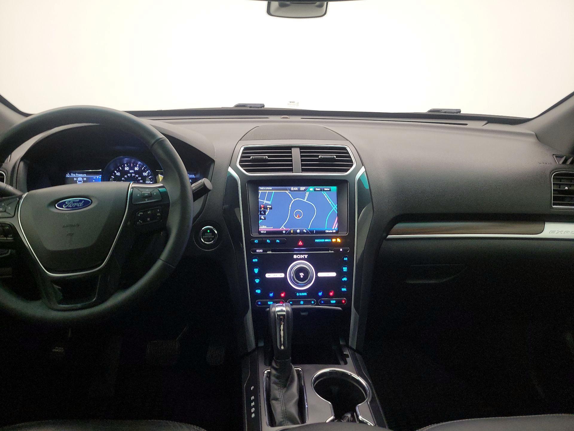 Thumbnail: 2016 Ford Explorer - 9