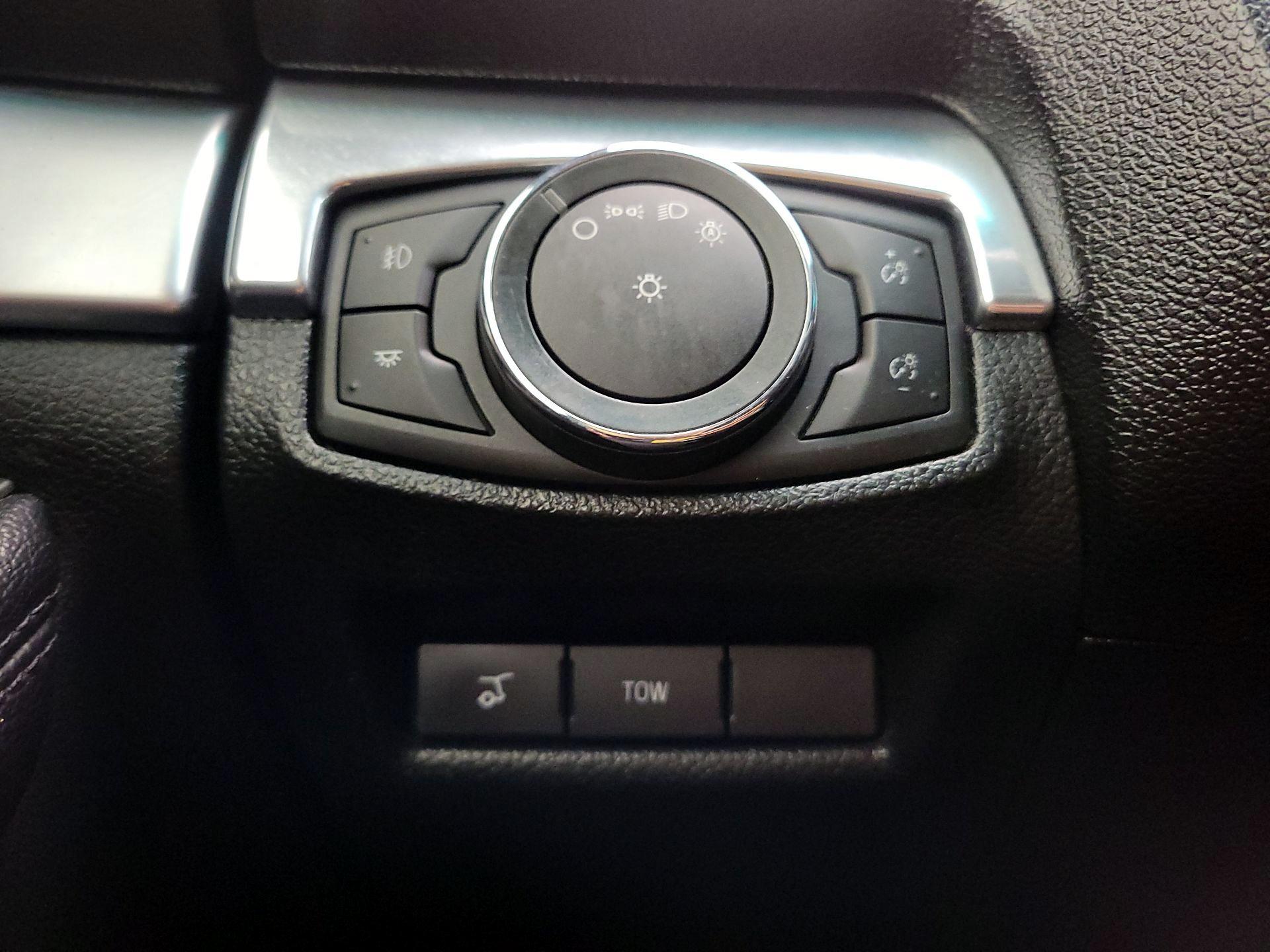 Thumbnail: 2016 Ford Explorer - 13