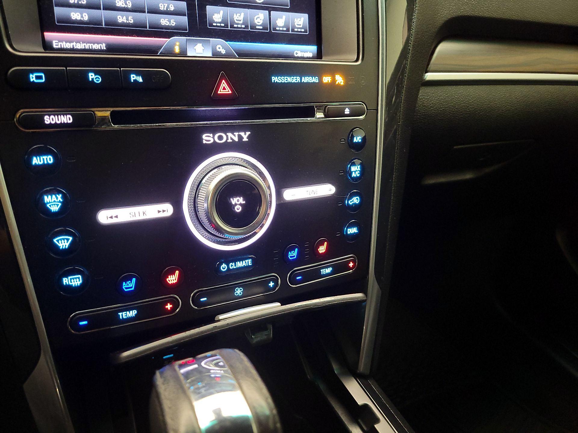 Thumbnail: 2016 Ford Explorer - 17