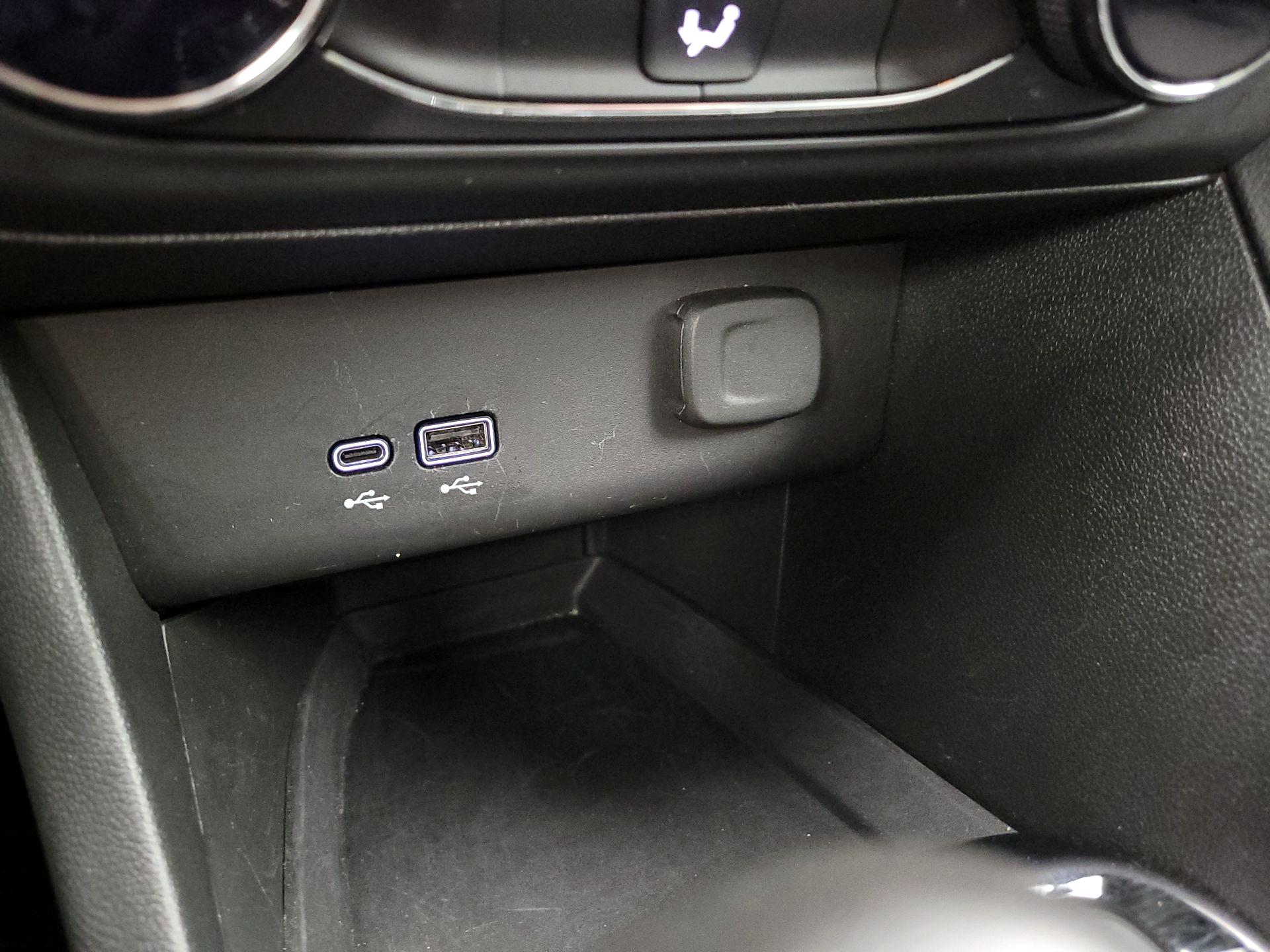 Thumbnail: 2025 Buick Encore GX - 18